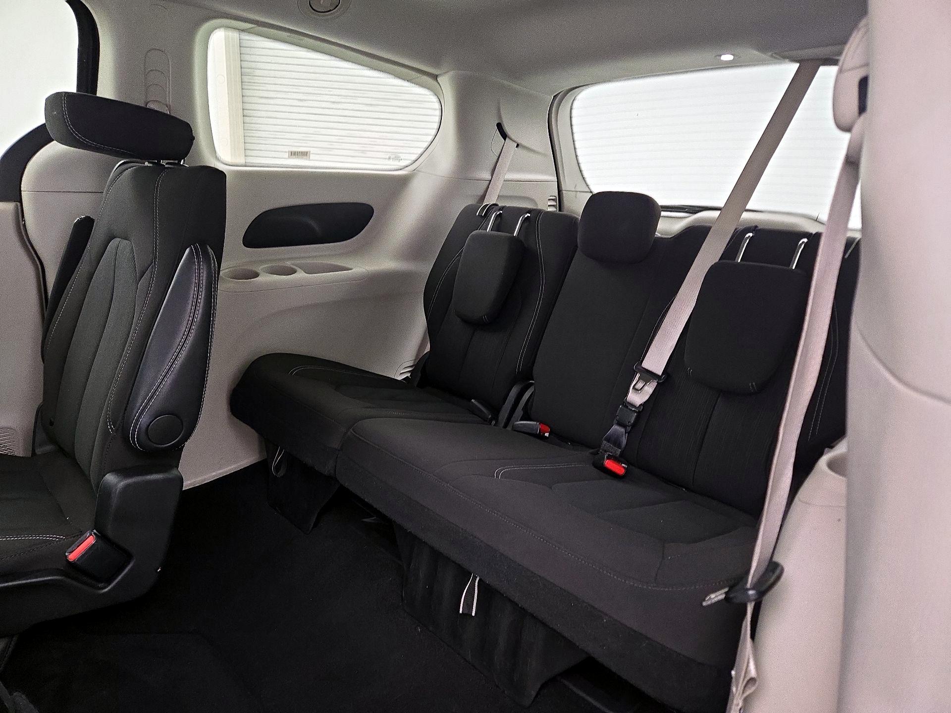 Thumbnail: 2024 Chrysler Voyager - 20