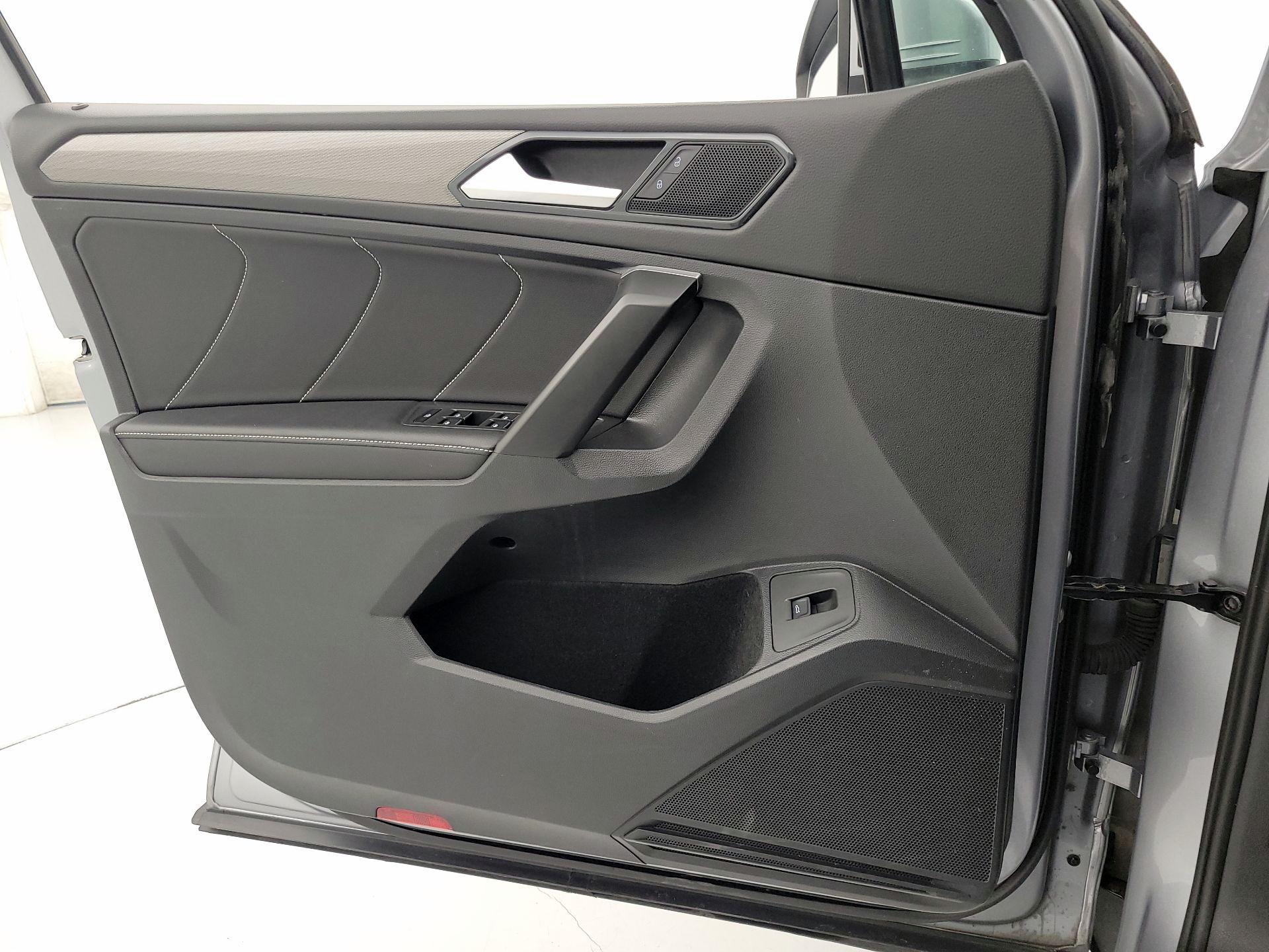 Thumbnail: 2024 Volkswagen Tiguan - 12