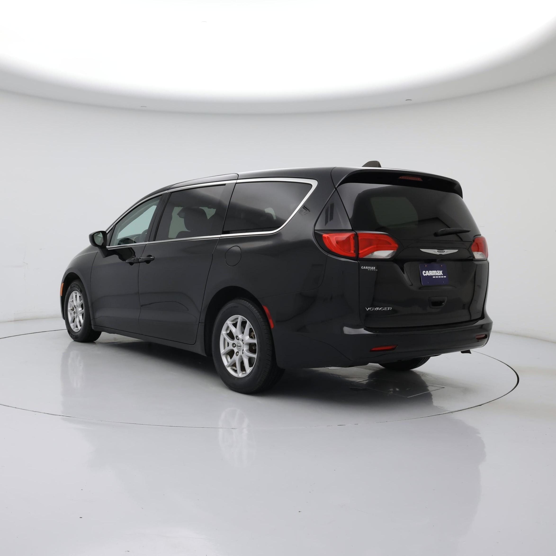 Thumbnail: 2023 Chrysler Voyager - 2