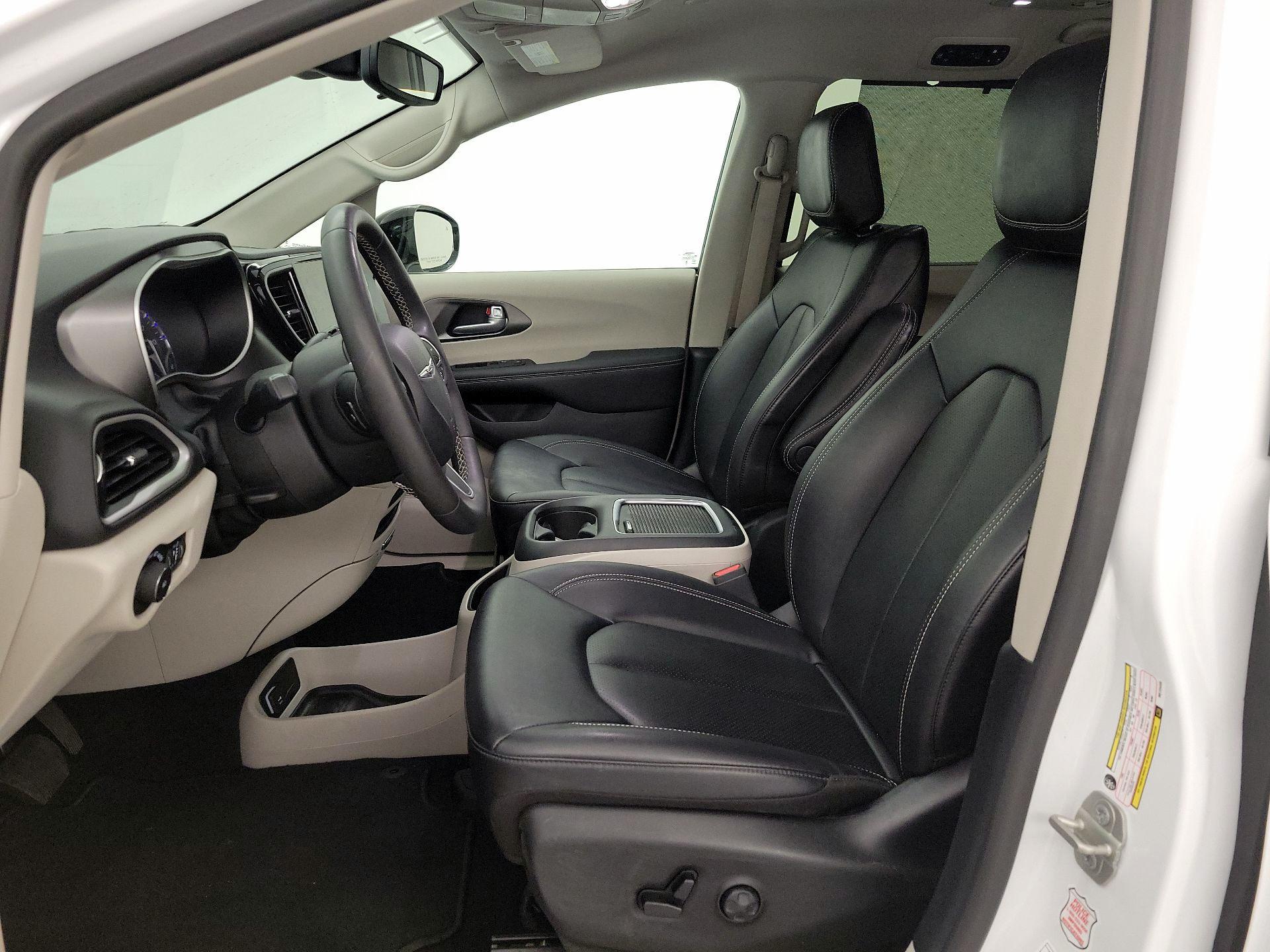 Thumbnail: 2024 Chrysler Pacifica - 11