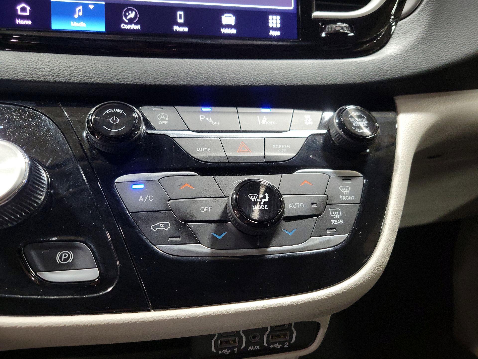 Thumbnail: 2024 Chrysler Pacifica - 16