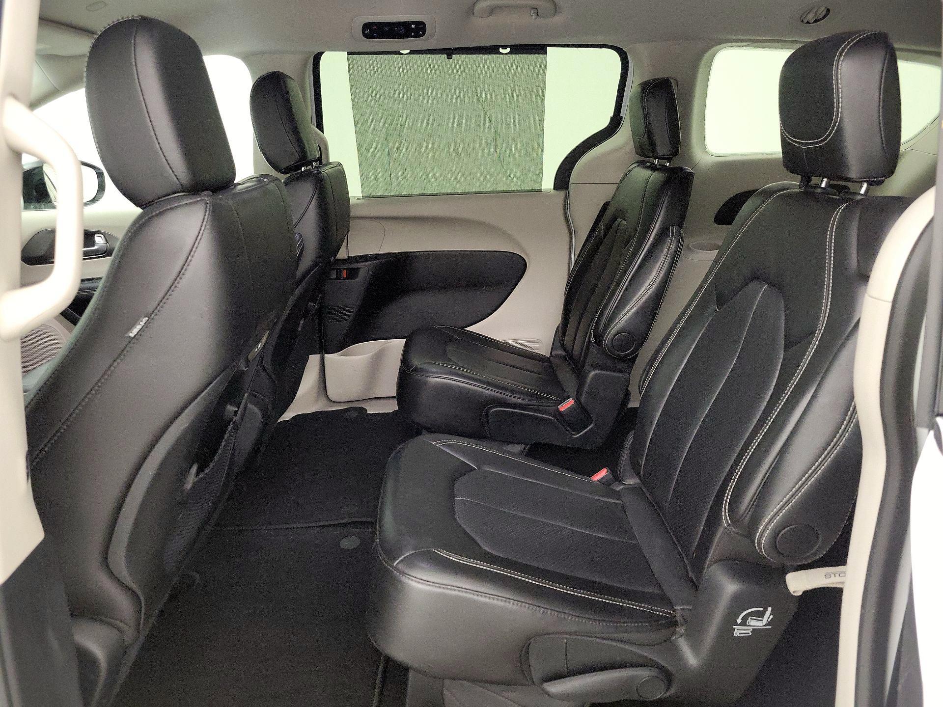 Thumbnail: 2024 Chrysler Pacifica - 18