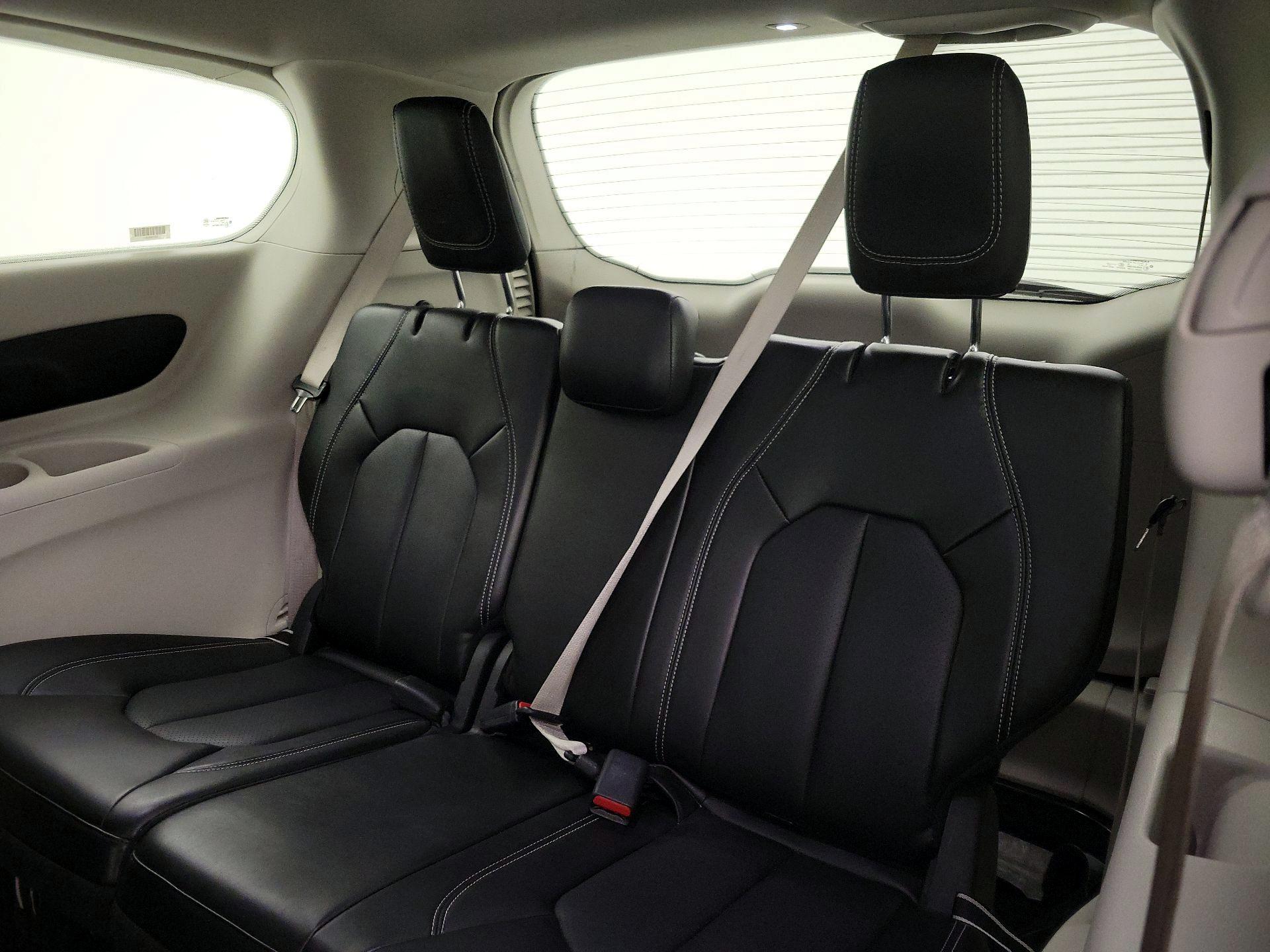 Thumbnail: 2024 Chrysler Pacifica - 19