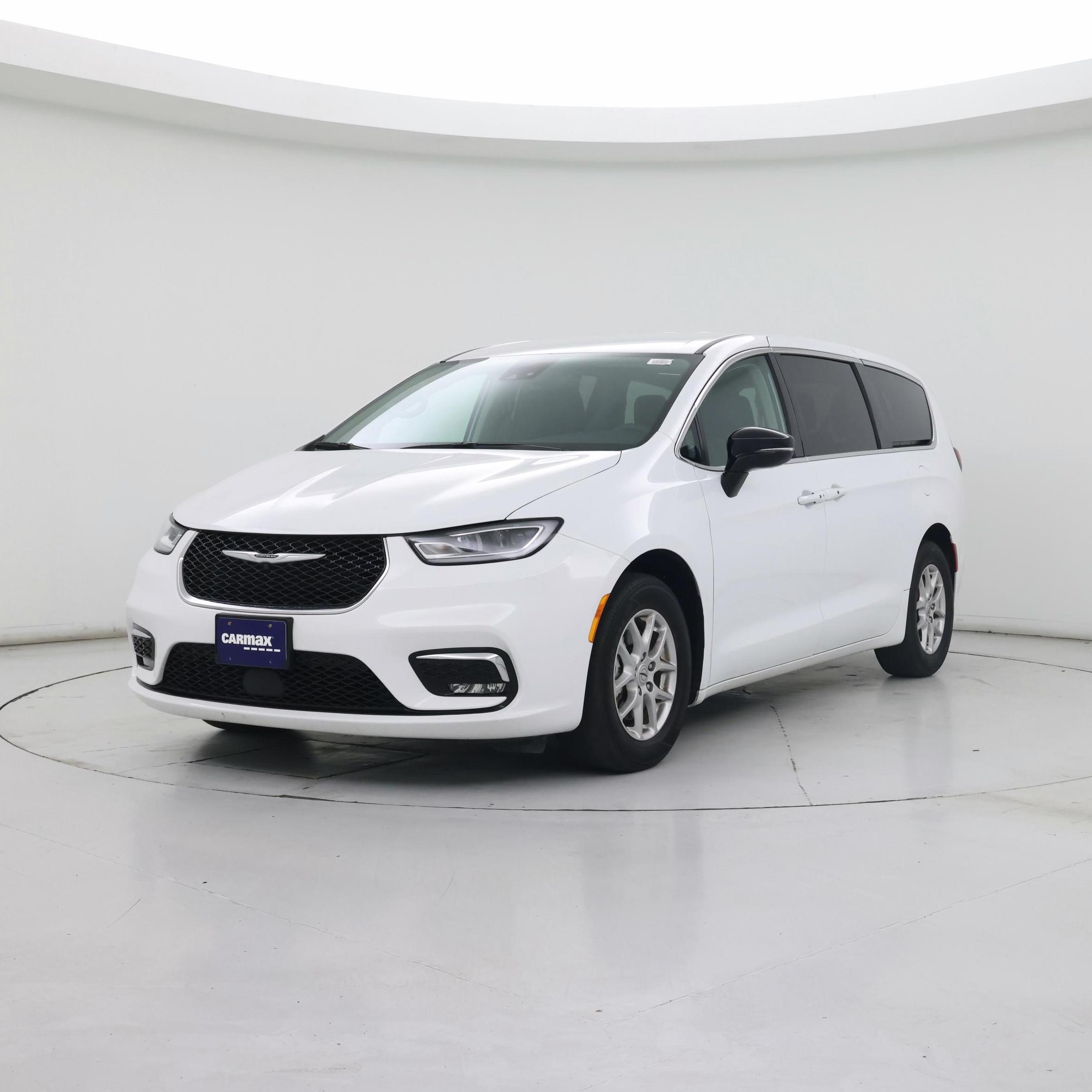 Thumbnail: 2024 Chrysler Pacifica - 4