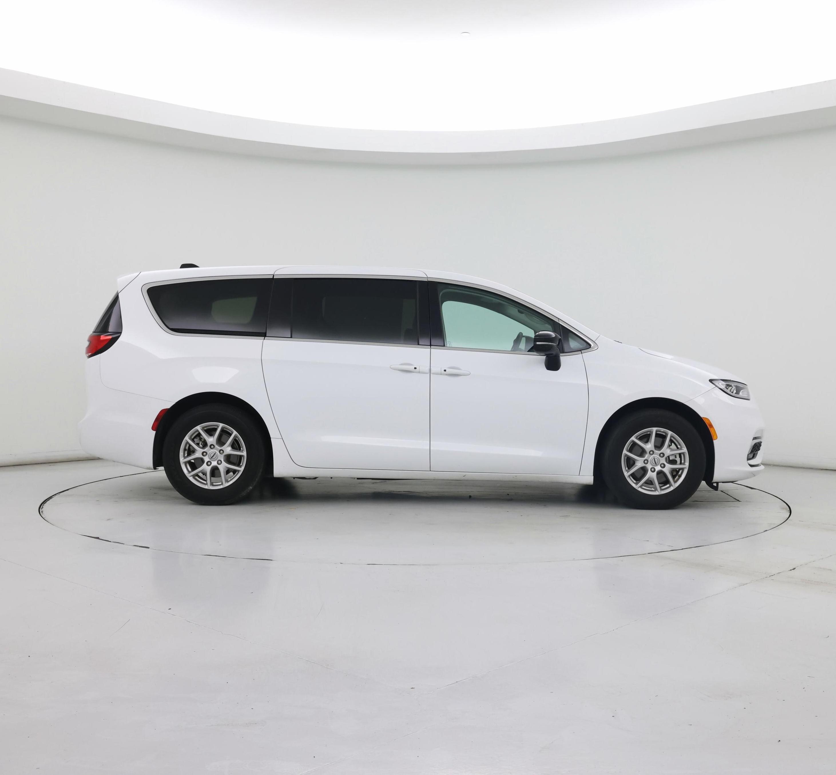 Thumbnail: 2024 Chrysler Pacifica - 7