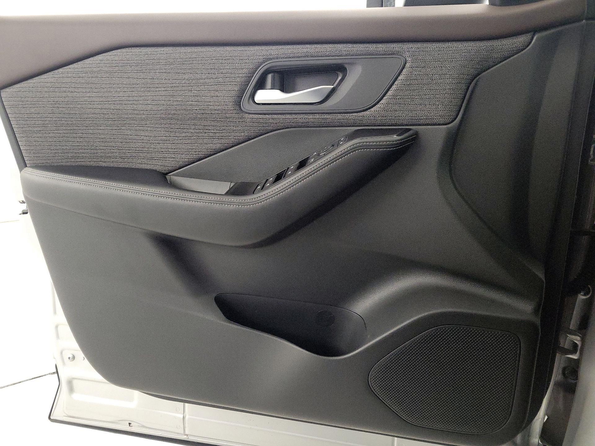 Thumbnail: 2023 Nissan Rogue - 12