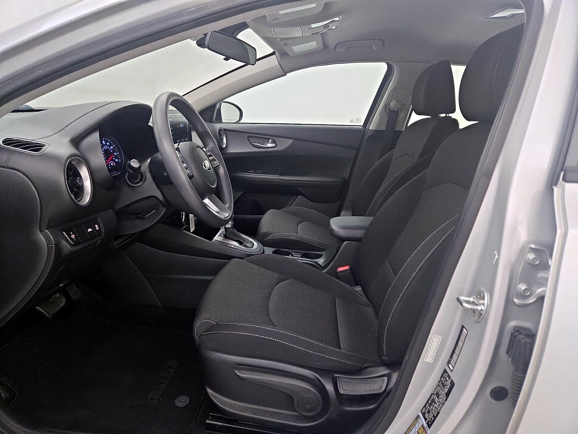 Thumbnail: 2019 Kia Forte - 11