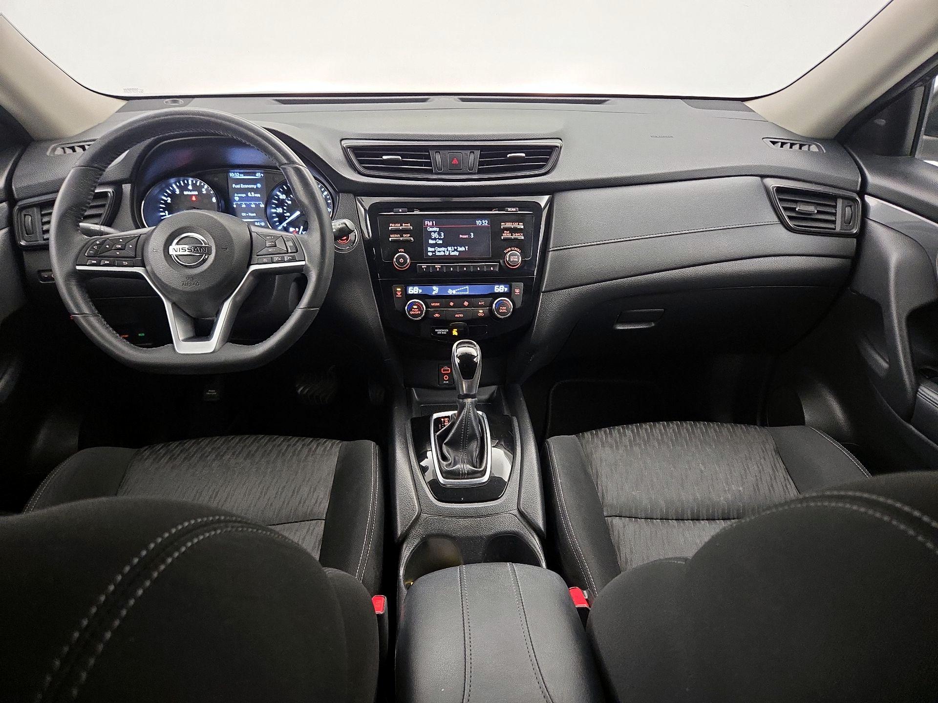 Thumbnail: 2017 Nissan Rogue - 9