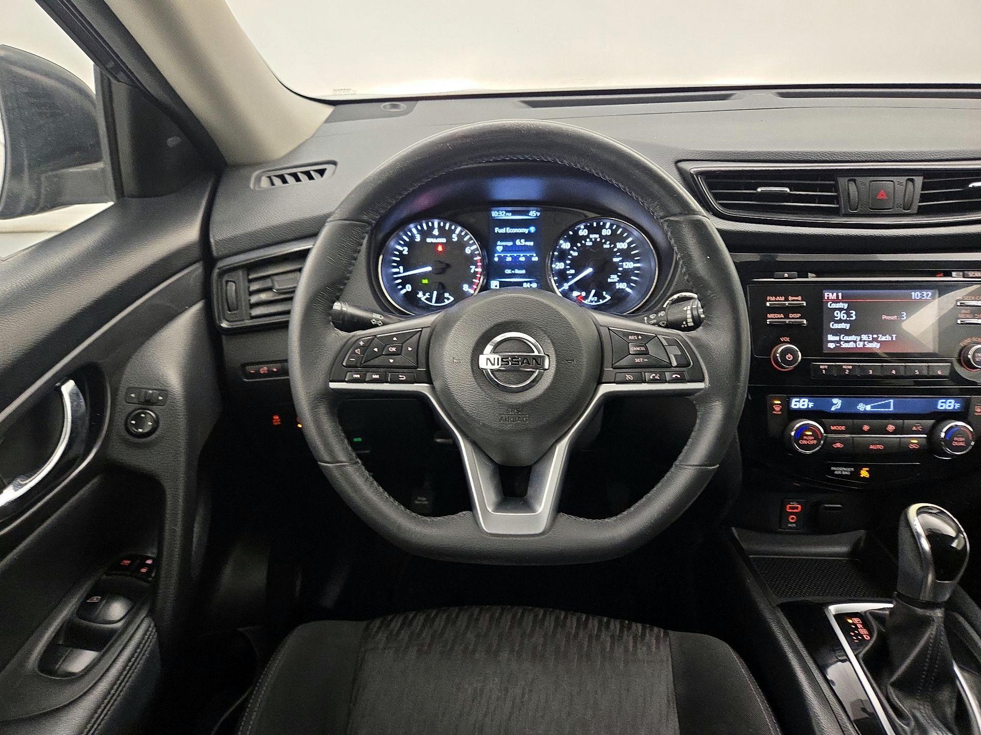 Thumbnail: 2017 Nissan Rogue - 10