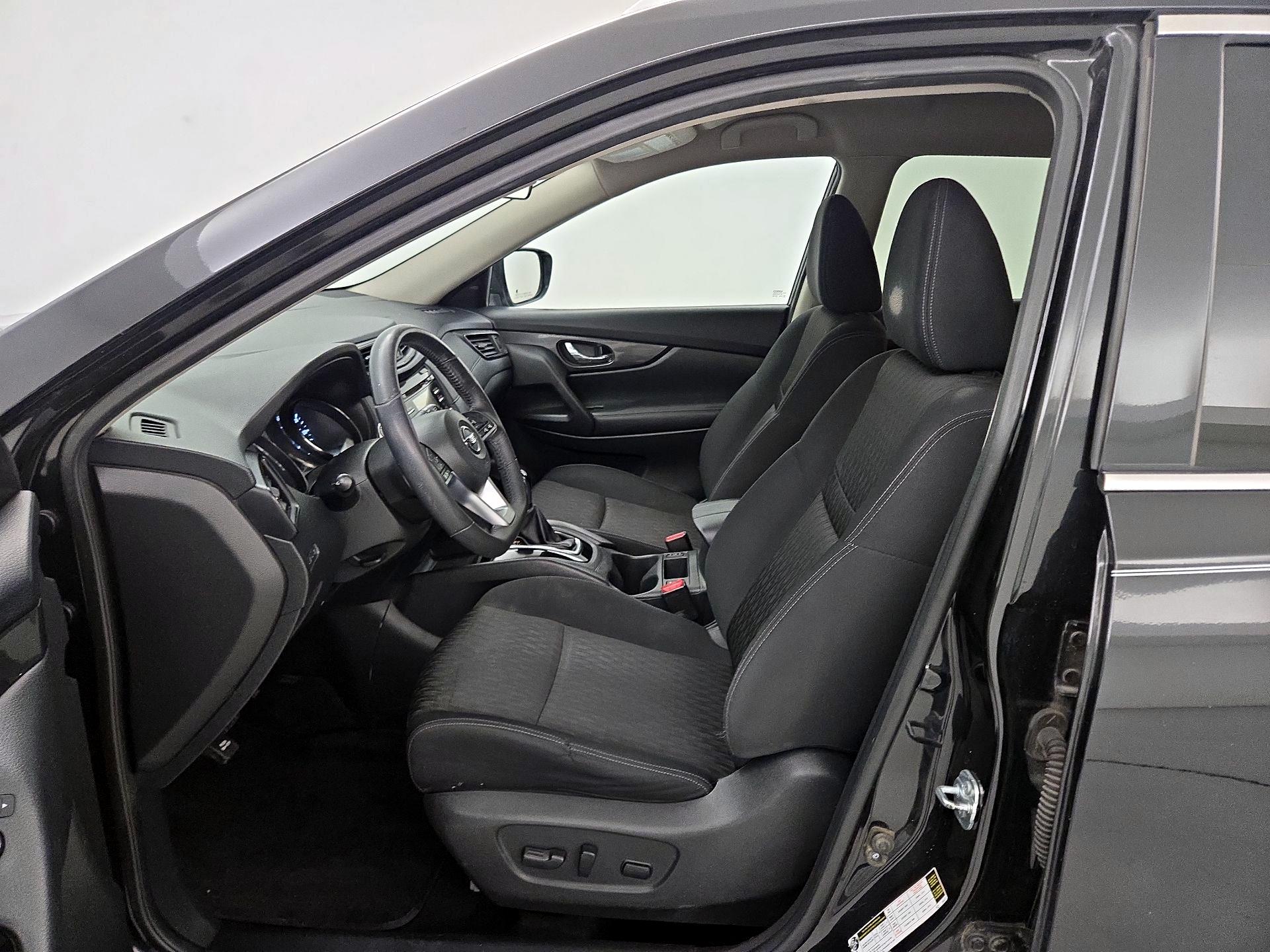 Thumbnail: 2017 Nissan Rogue - 11