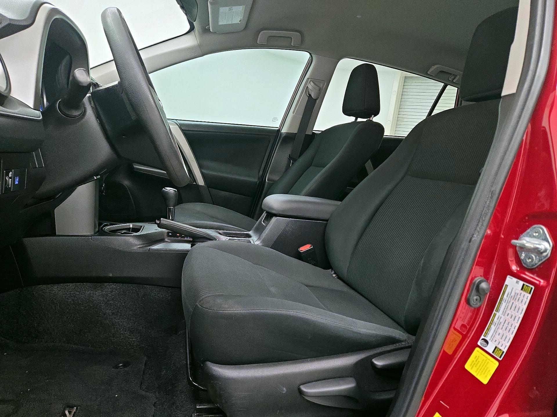 Thumbnail: 2018 Toyota RAV4 - 11