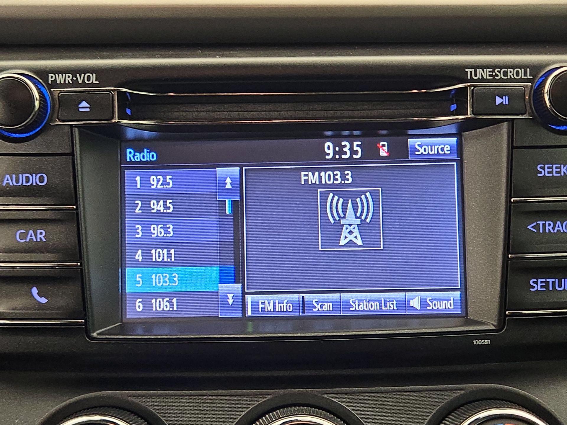 Thumbnail: 2018 Toyota RAV4 - 15