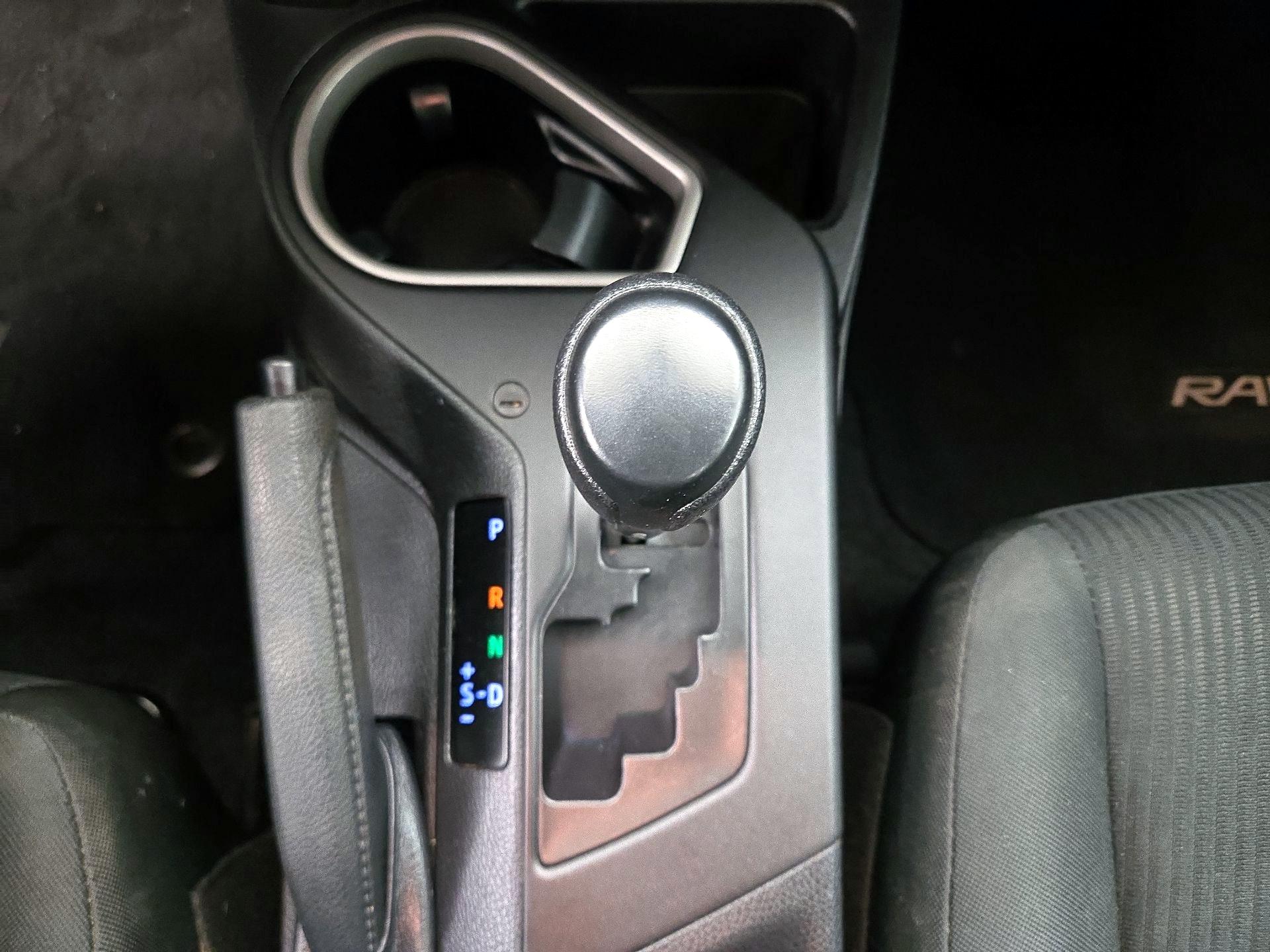 Thumbnail: 2018 Toyota RAV4 - 17