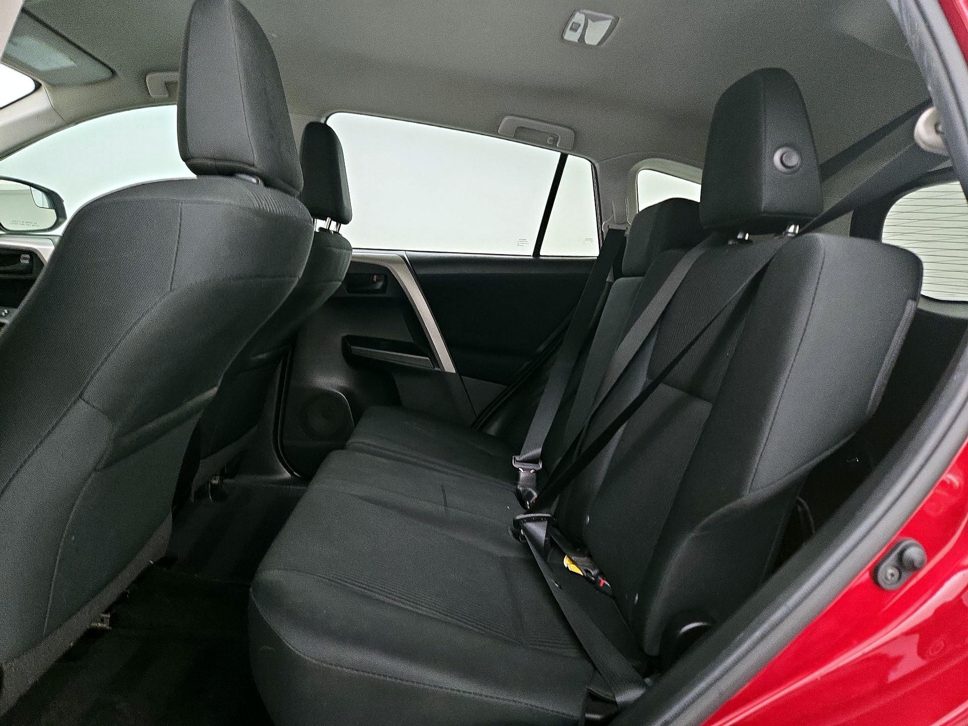 Thumbnail: 2018 Toyota RAV4 - 19