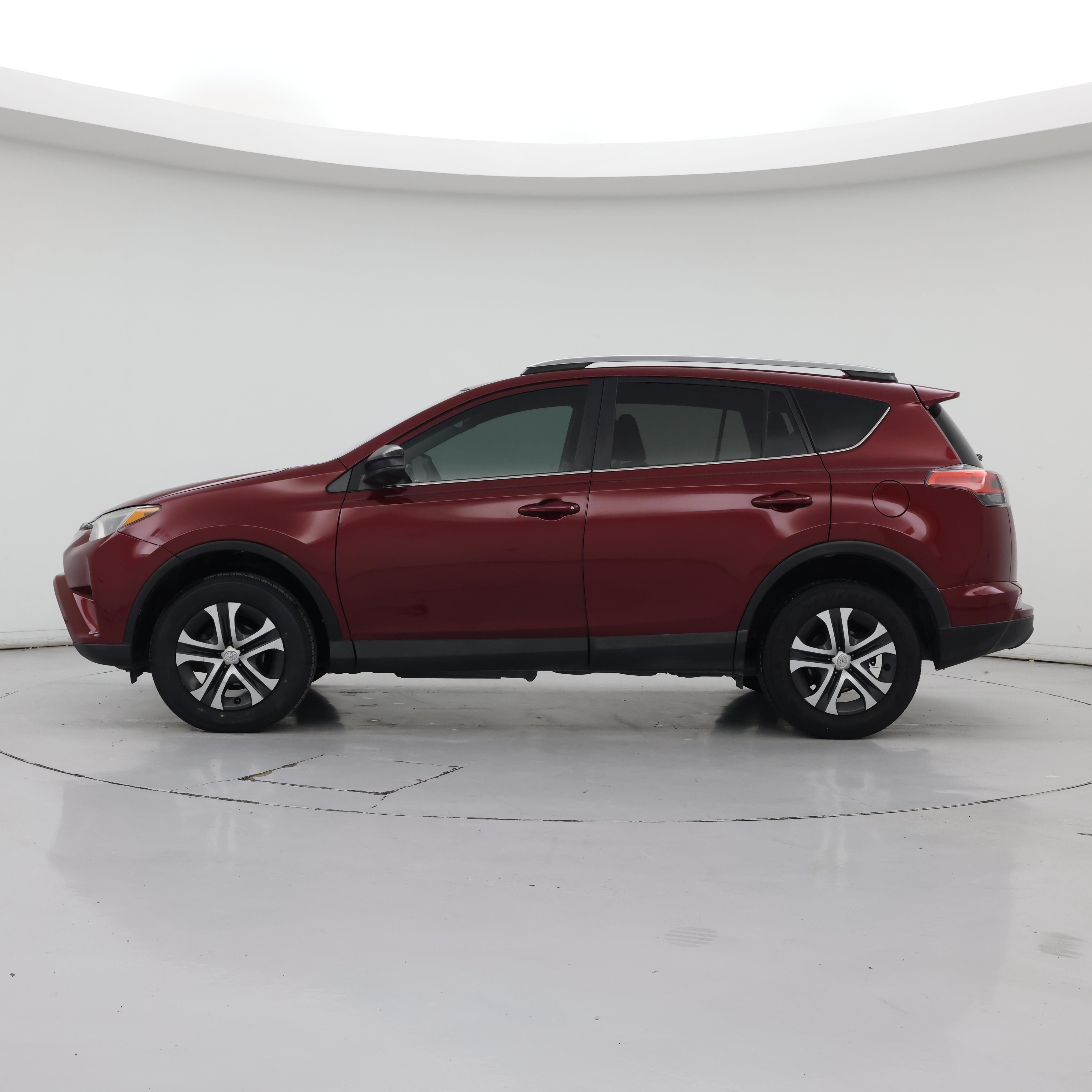 Thumbnail: 2018 Toyota RAV4 - 3