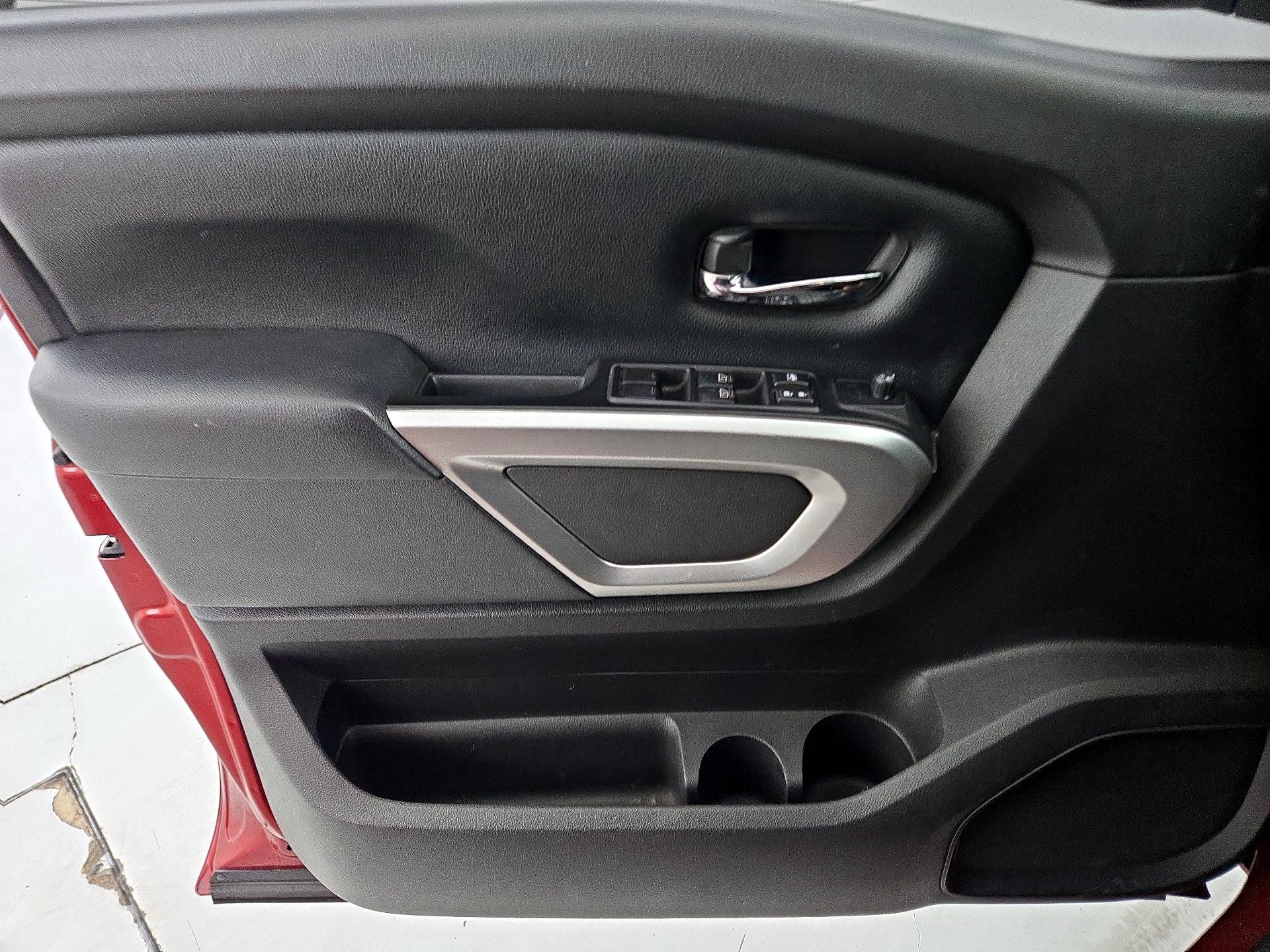 Thumbnail: 2017 Nissan Titan - 12