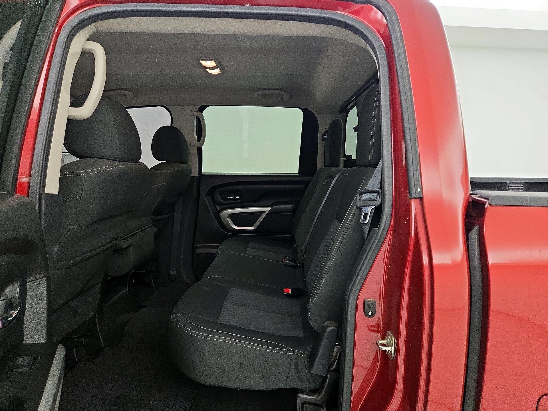 Thumbnail: 2017 Nissan Titan - 18