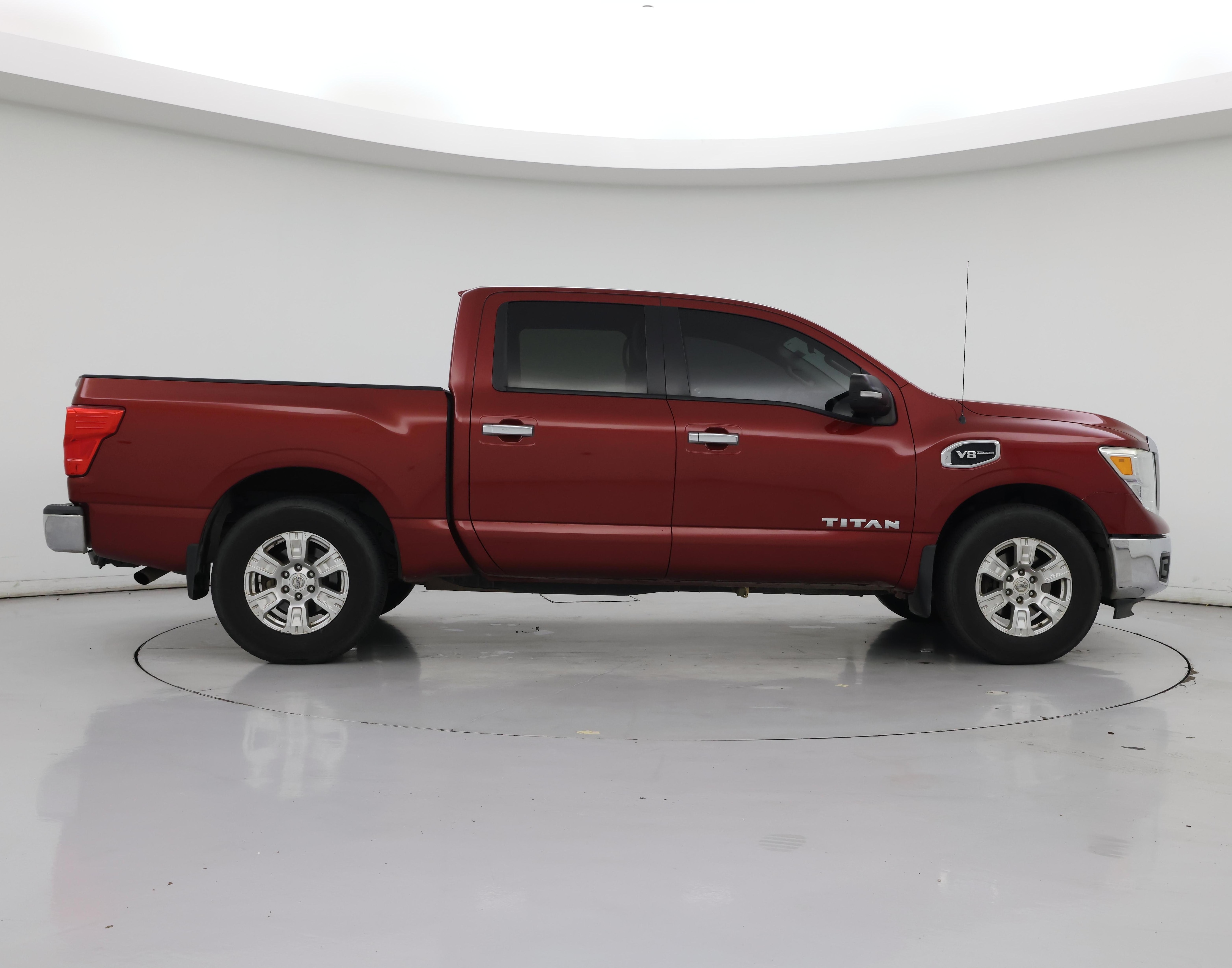 Thumbnail: 2017 Nissan Titan - 7