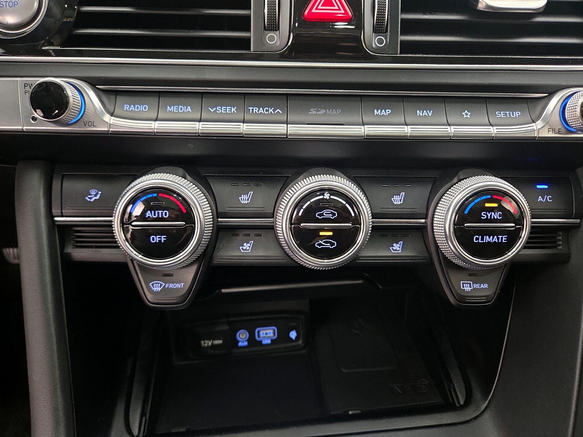 Thumbnail: 2019 Genesis G70 - 17