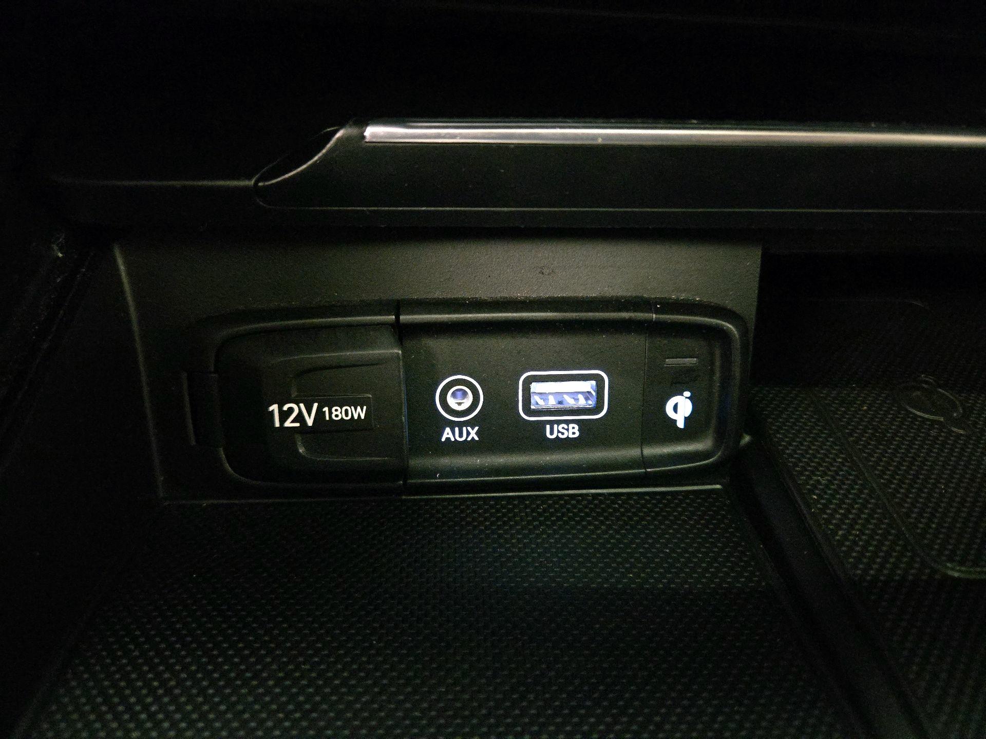 Thumbnail: 2019 Genesis G70 - 19