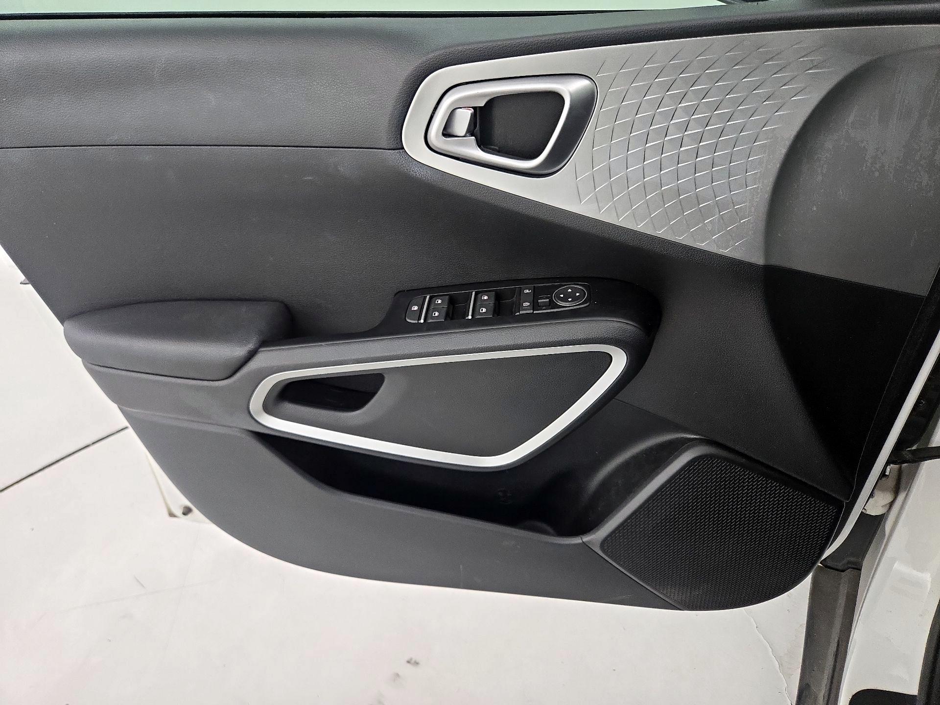 Thumbnail: 2020 Kia Soul - 12