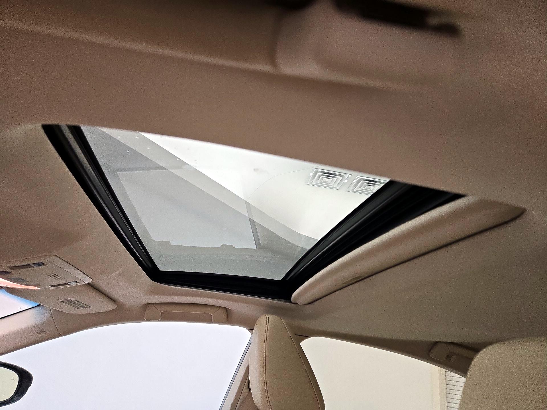 Thumbnail: 2015 Lexus ES - 19