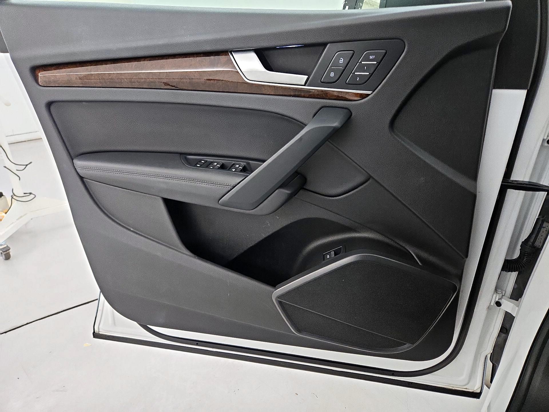 Thumbnail: 2020 Audi Q5 - 12