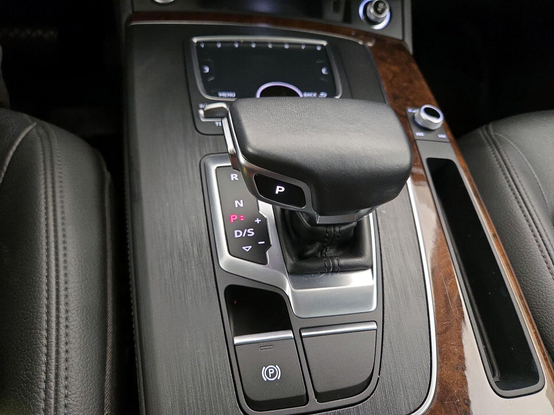 Thumbnail: 2020 Audi Q5 - 18