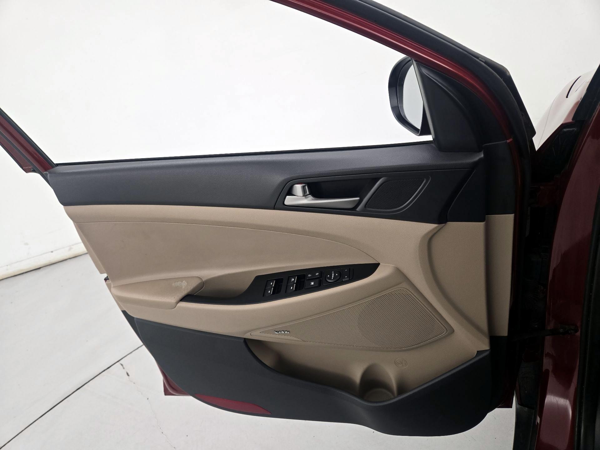 Thumbnail: 2018 Hyundai Tucson - 12