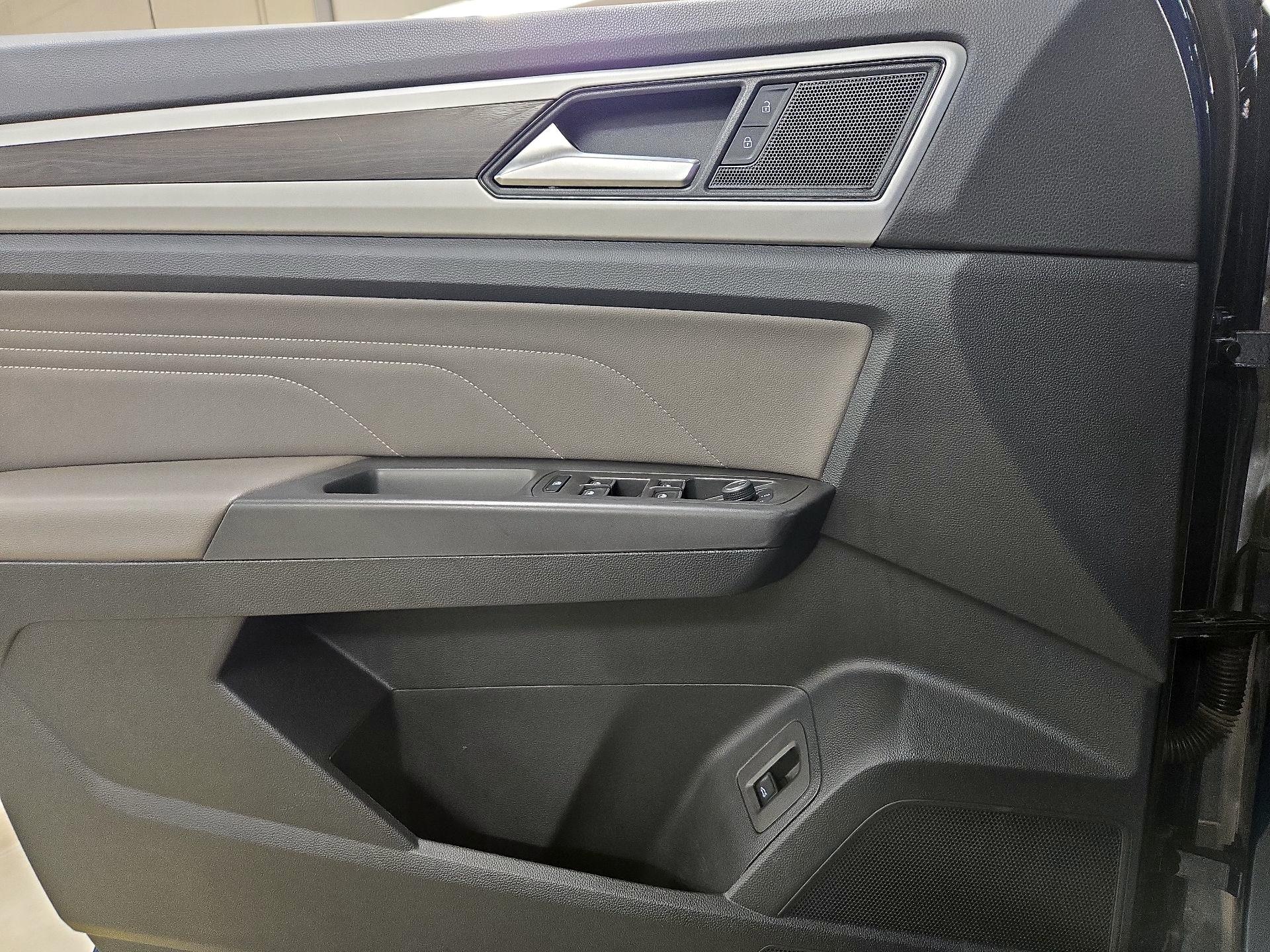 Thumbnail: 2023 Volkswagen Atlas - 12