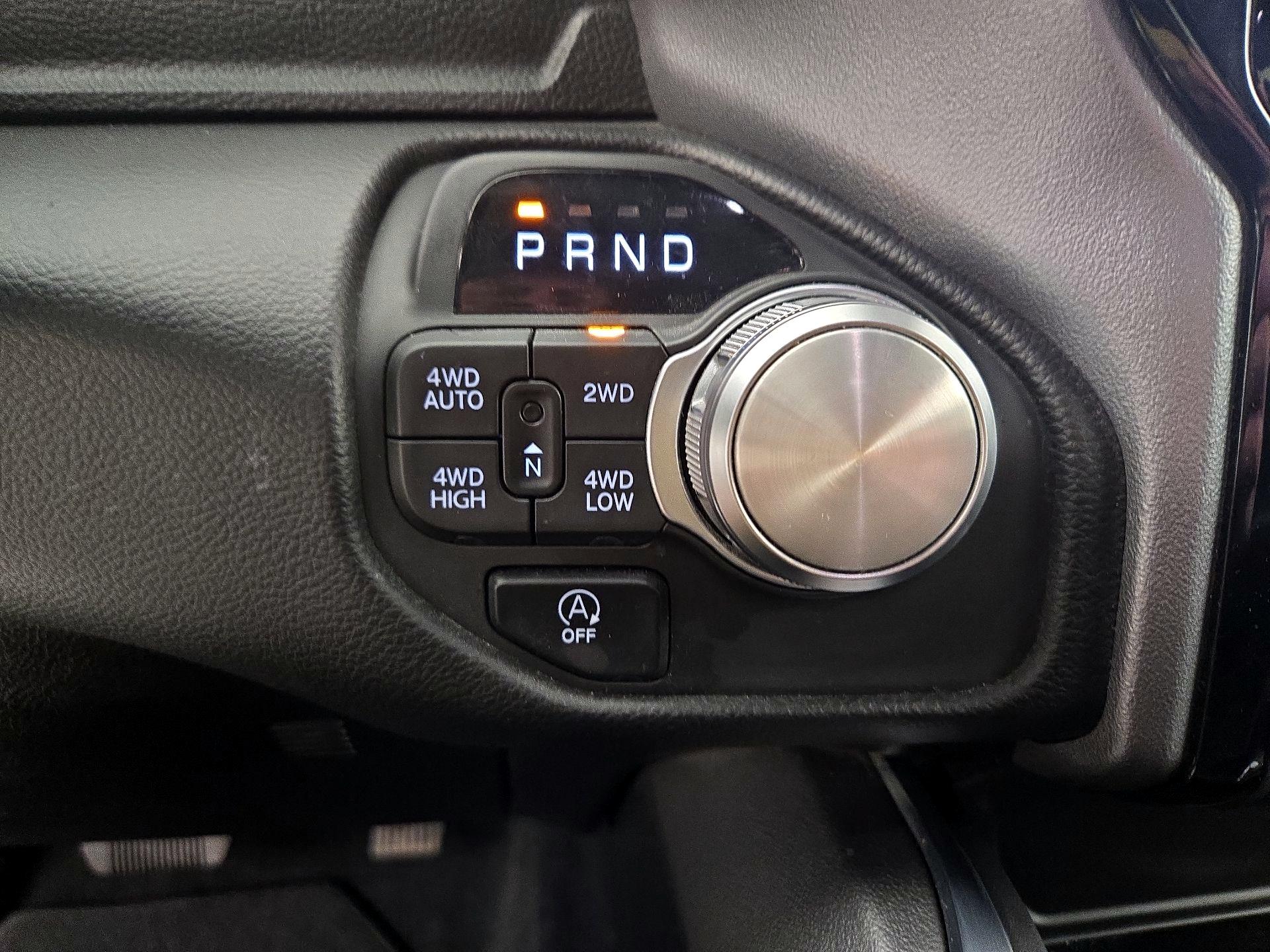 Thumbnail: 2025 RAM 1500 - 18