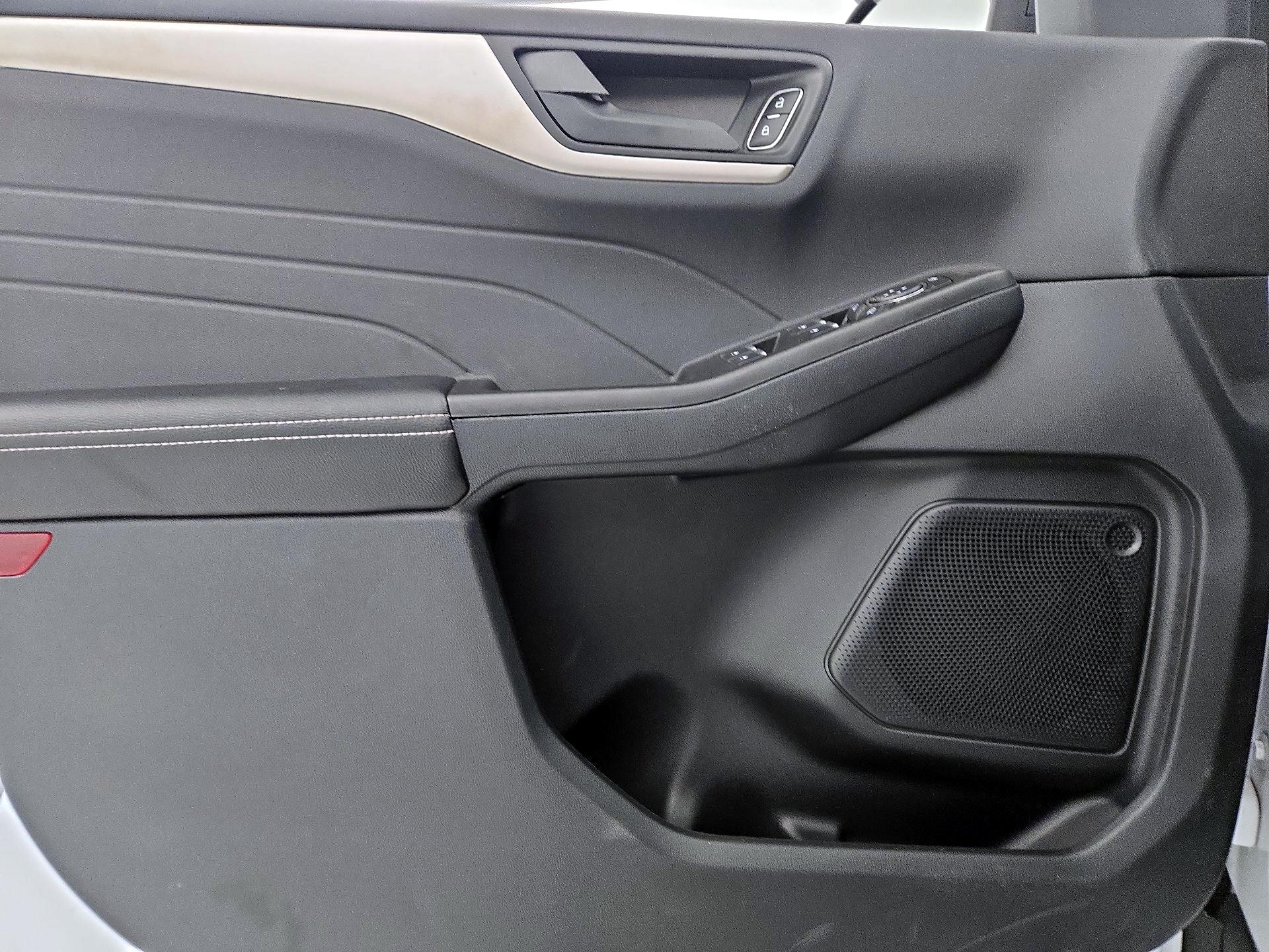 Thumbnail: 2022 Ford Escape - 12