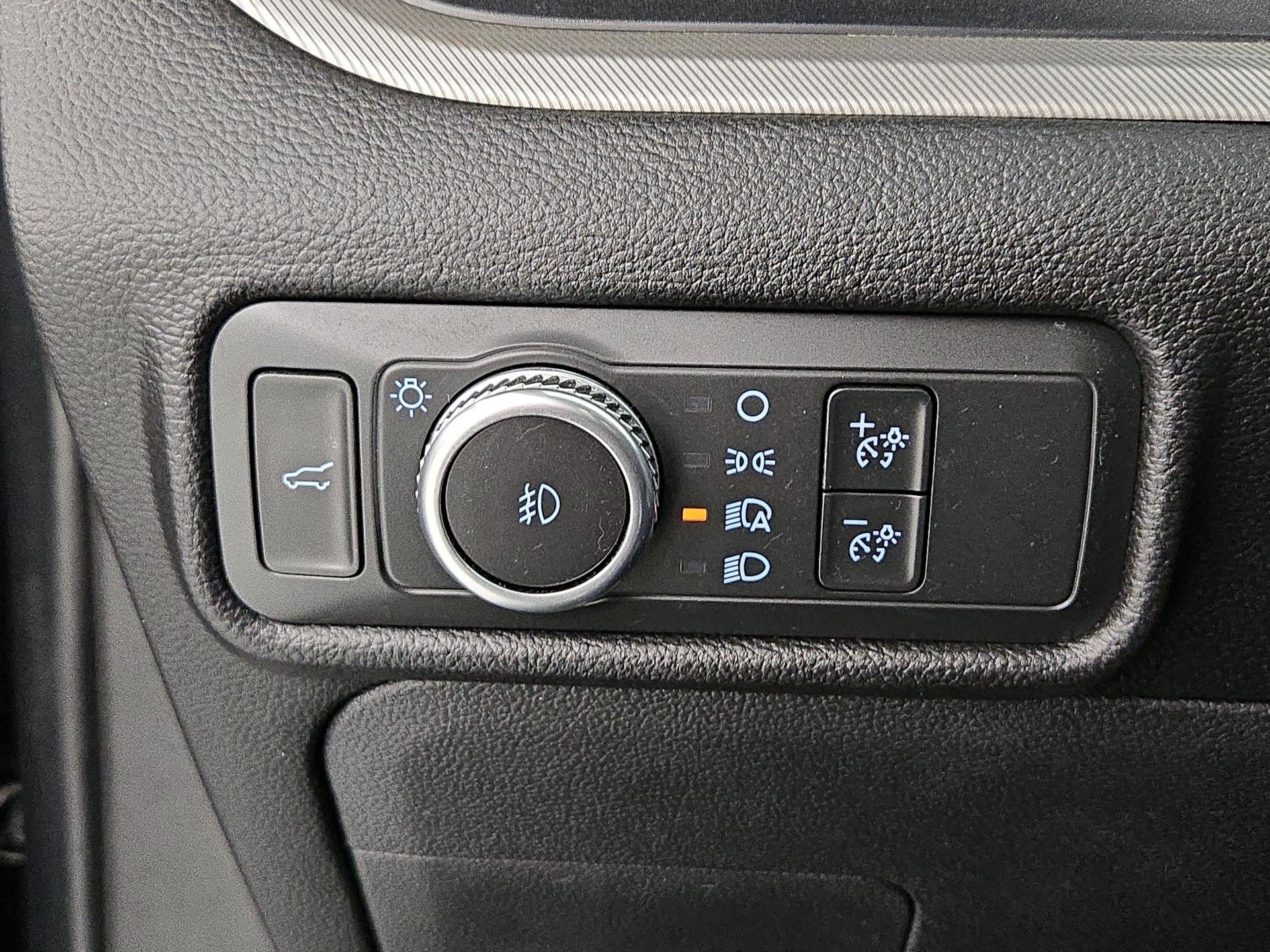 Thumbnail: 2021 Ford Explorer - 13