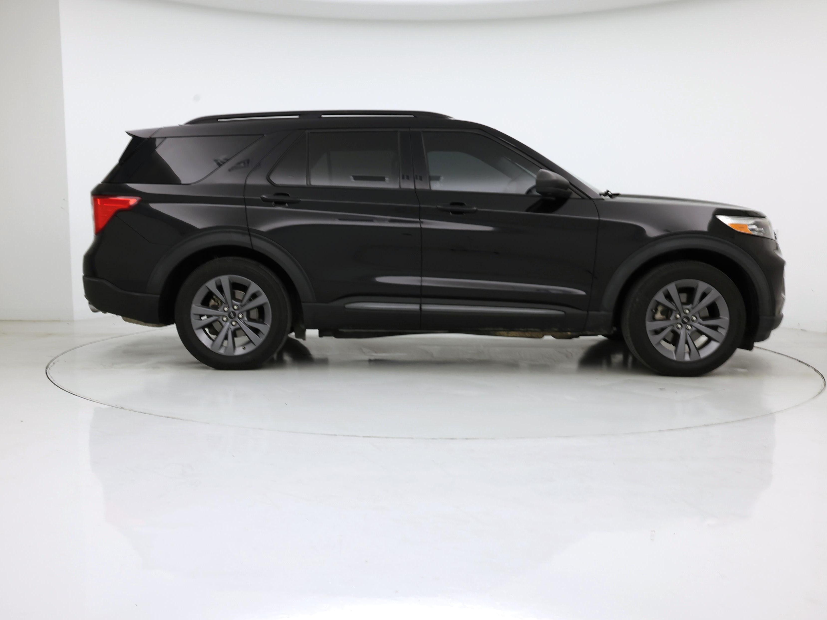 Thumbnail: 2021 Ford Explorer - 7