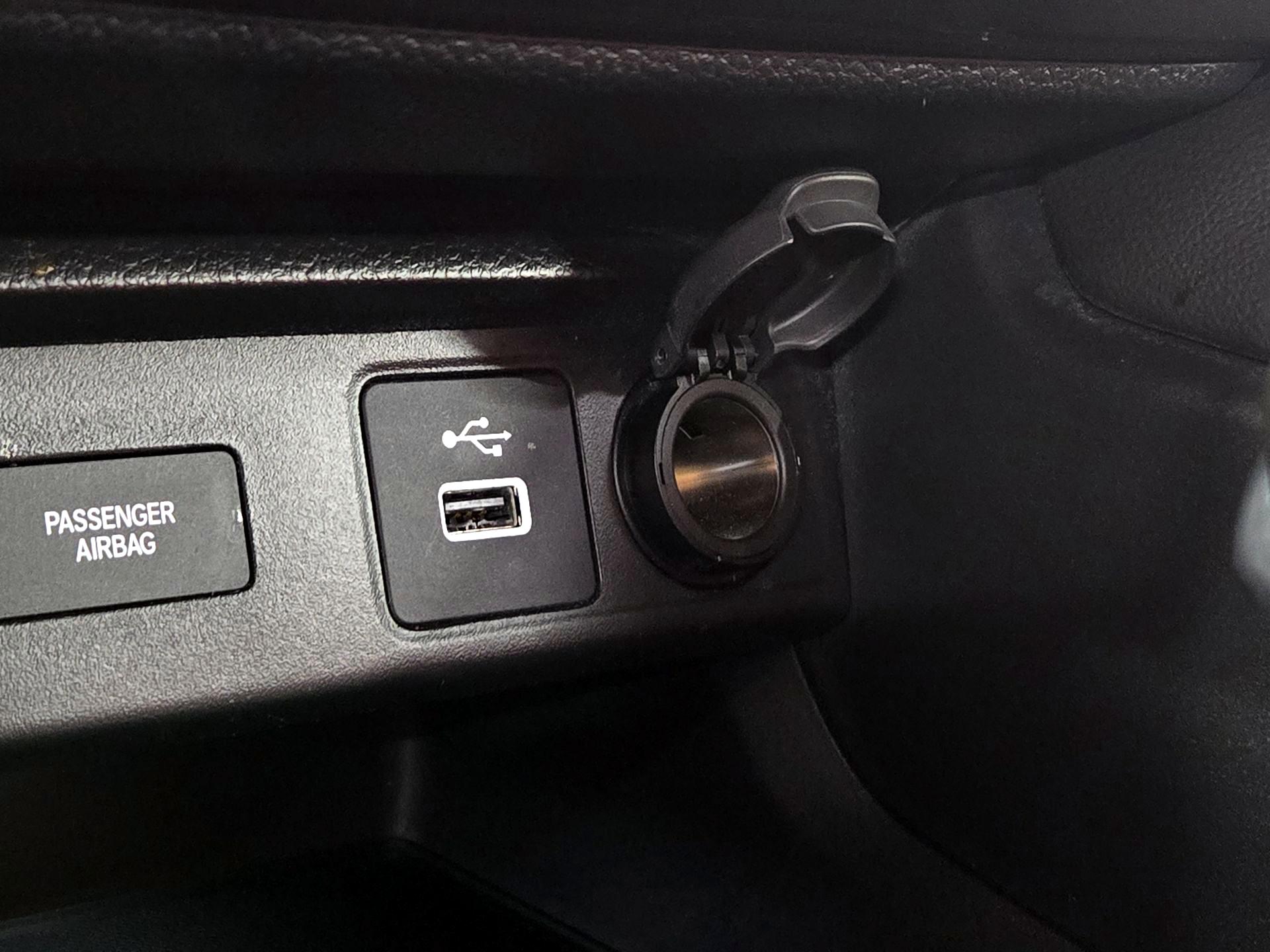 Thumbnail: 2023 Acura Integra - 18