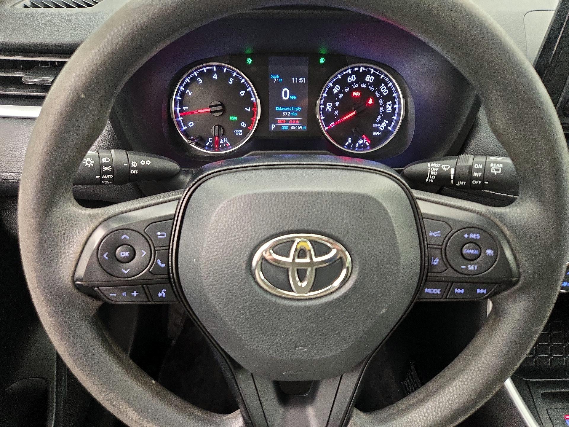 Thumbnail: 2020 Toyota RAV4 - 10