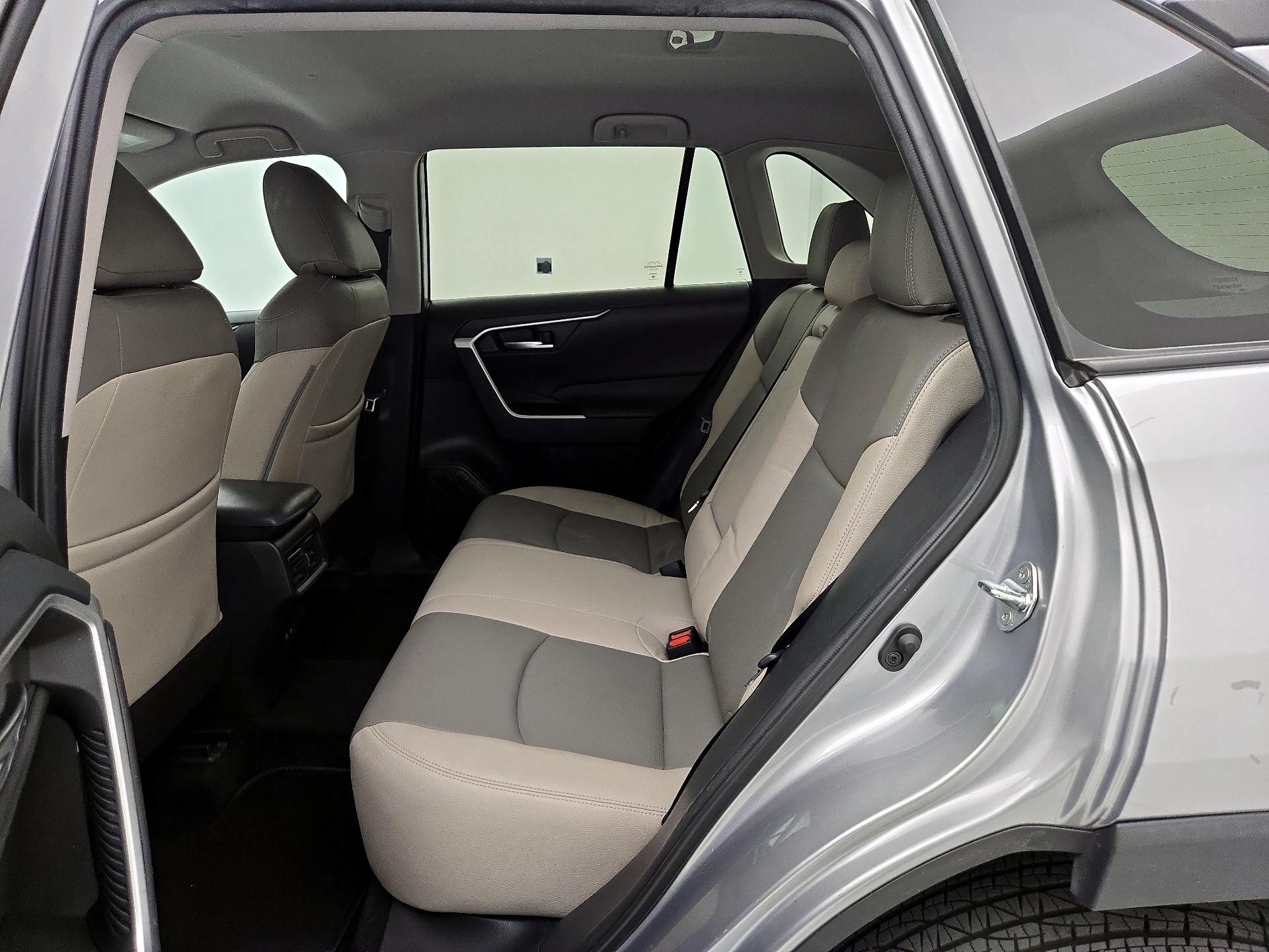 Thumbnail: 2020 Toyota RAV4 - 19