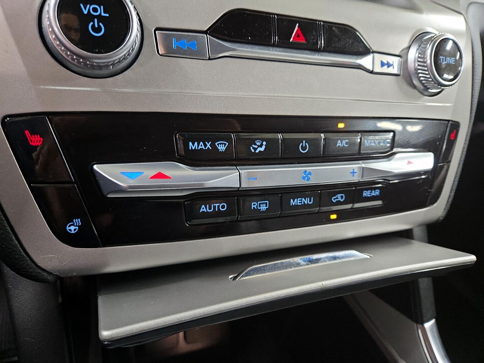 Thumbnail: 2022 Ford Explorer - 17