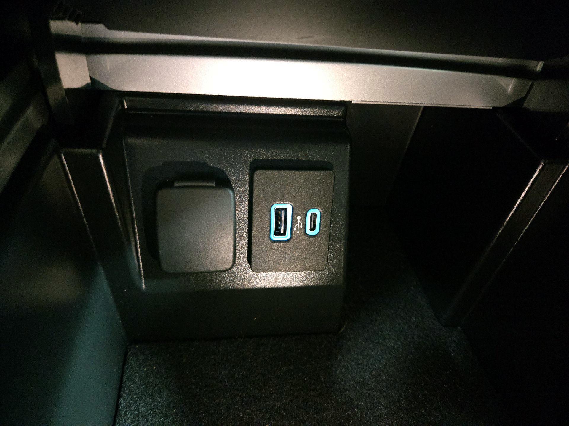 Thumbnail: 2022 Ford Explorer - 19