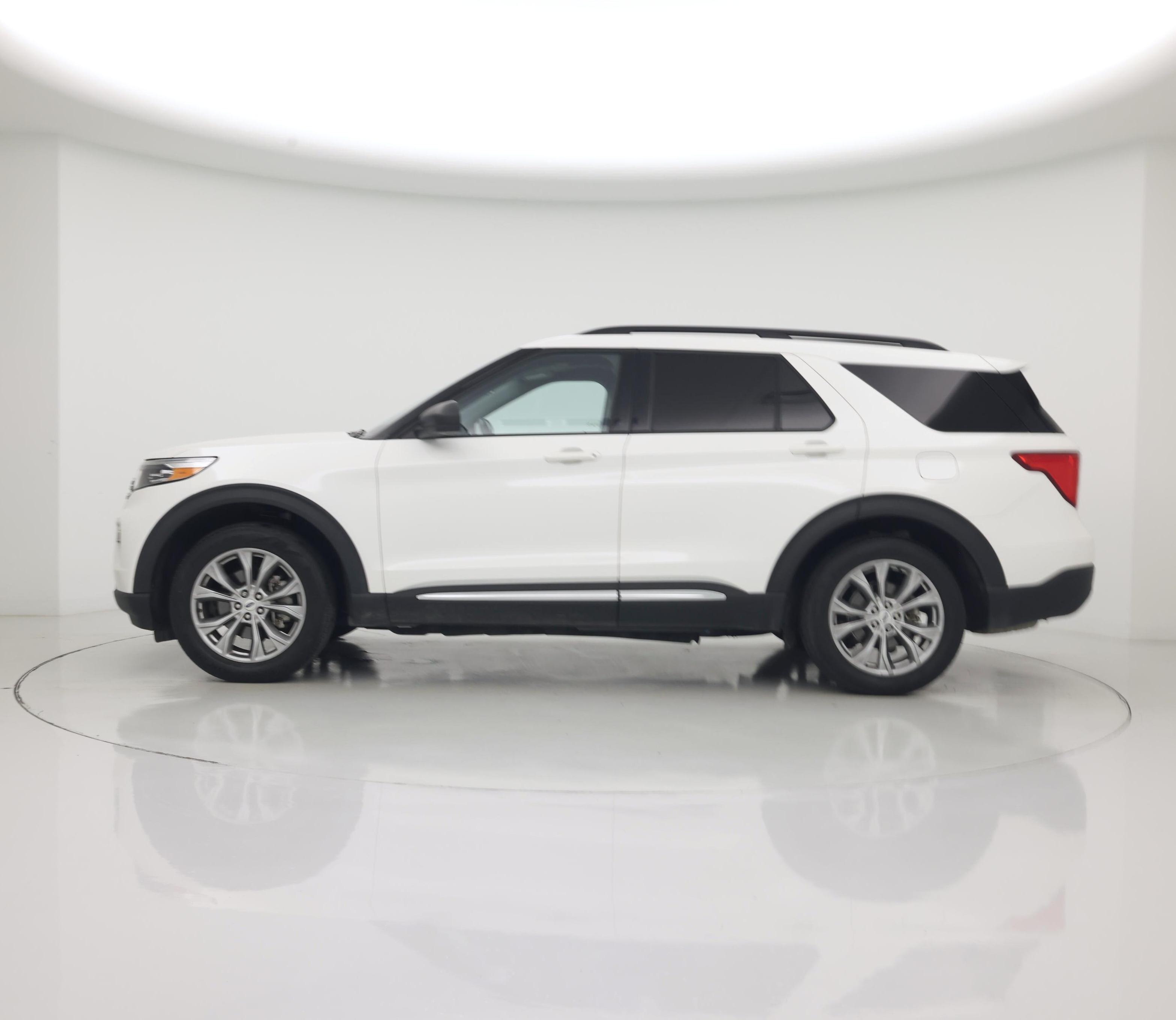 Thumbnail: 2022 Ford Explorer - 3