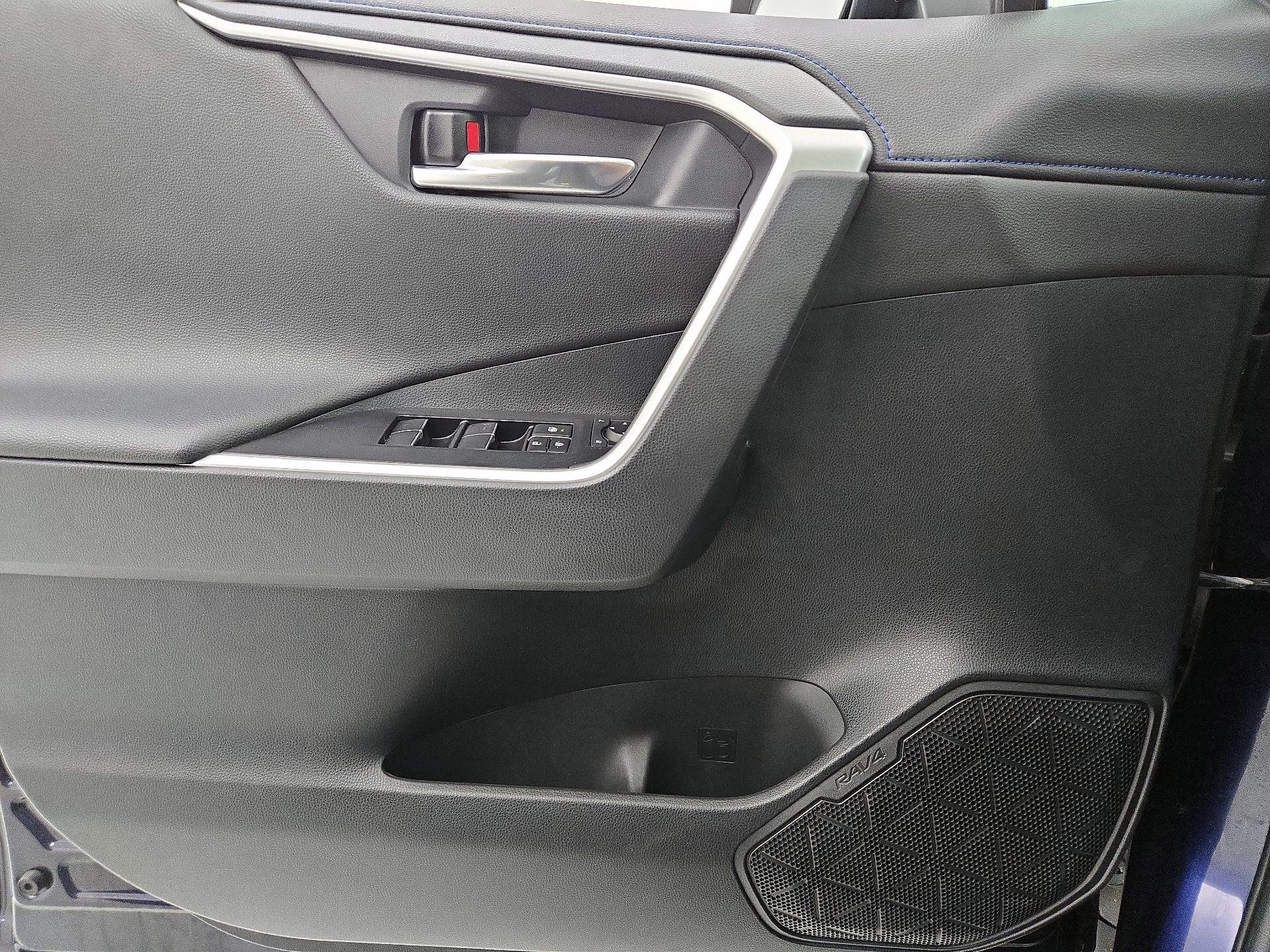 Thumbnail: 2021 Toyota RAV4 - 12