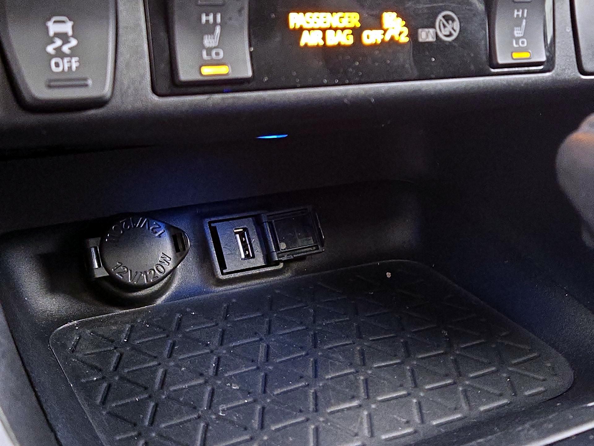 Thumbnail: 2021 Toyota RAV4 - 18