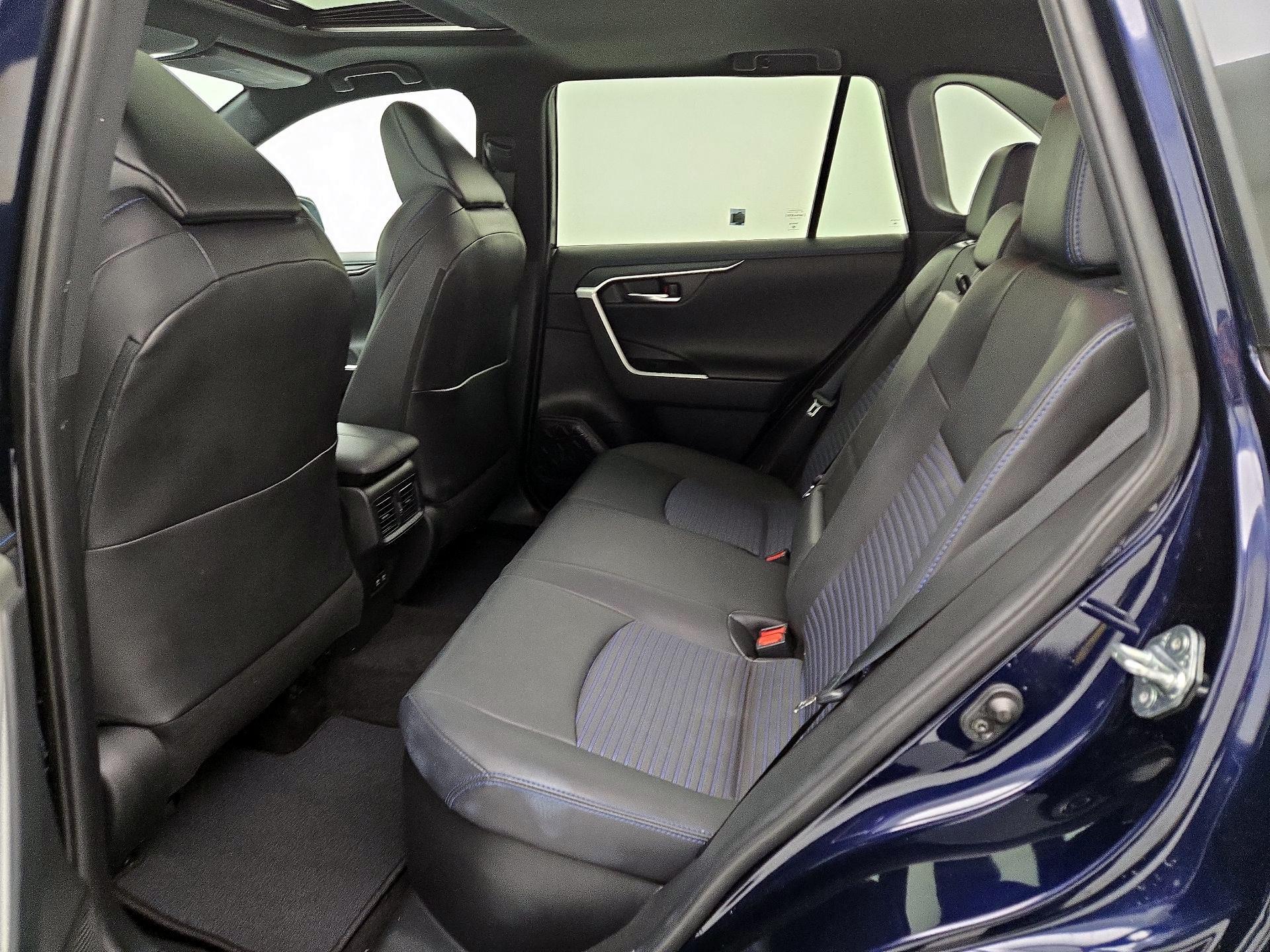 Thumbnail: 2021 Toyota RAV4 - 20