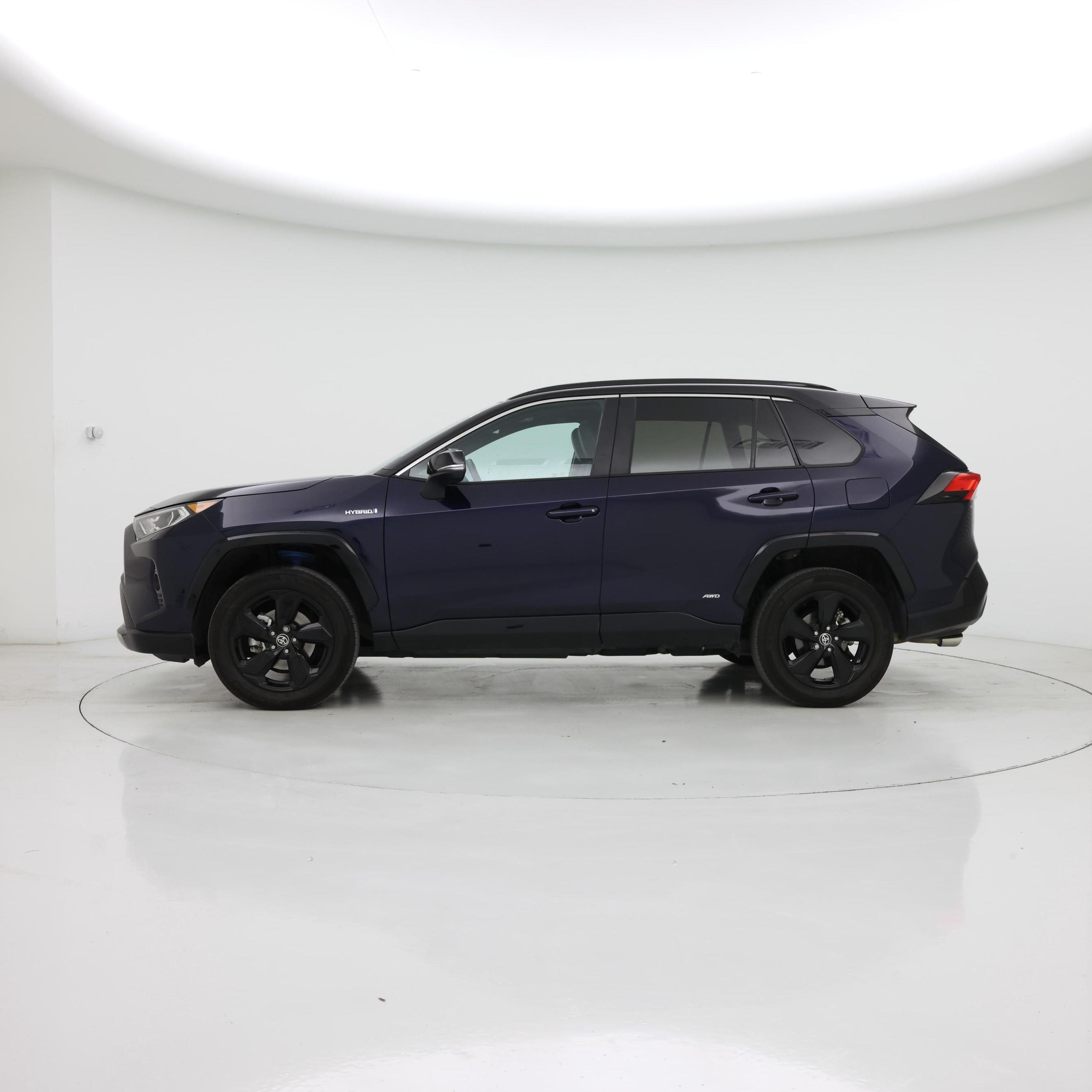Thumbnail: 2021 Toyota RAV4 - 3