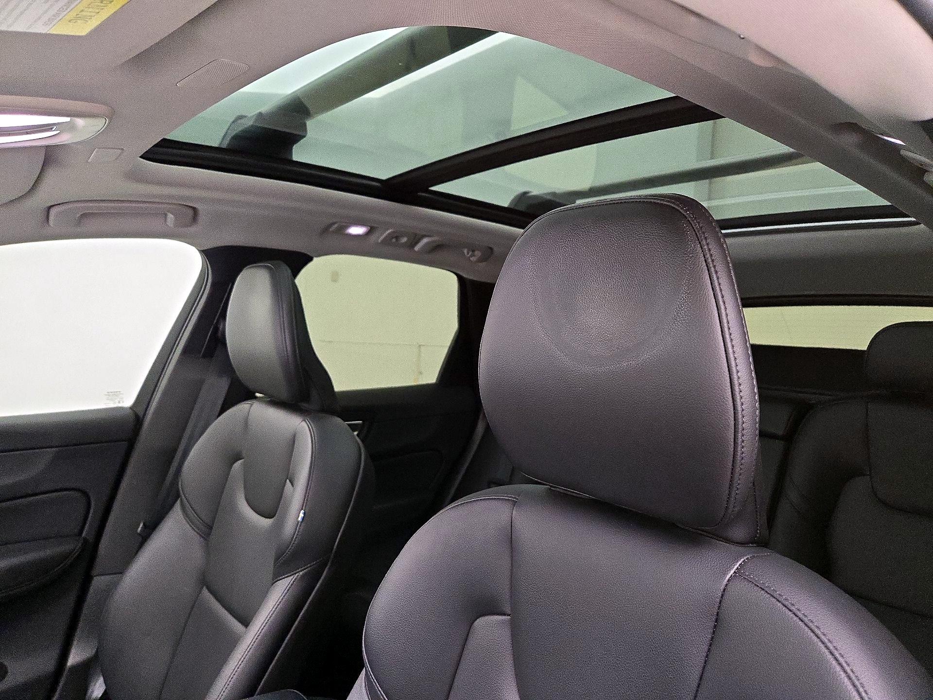 Thumbnail: 2024 Volvo XC60 - 20