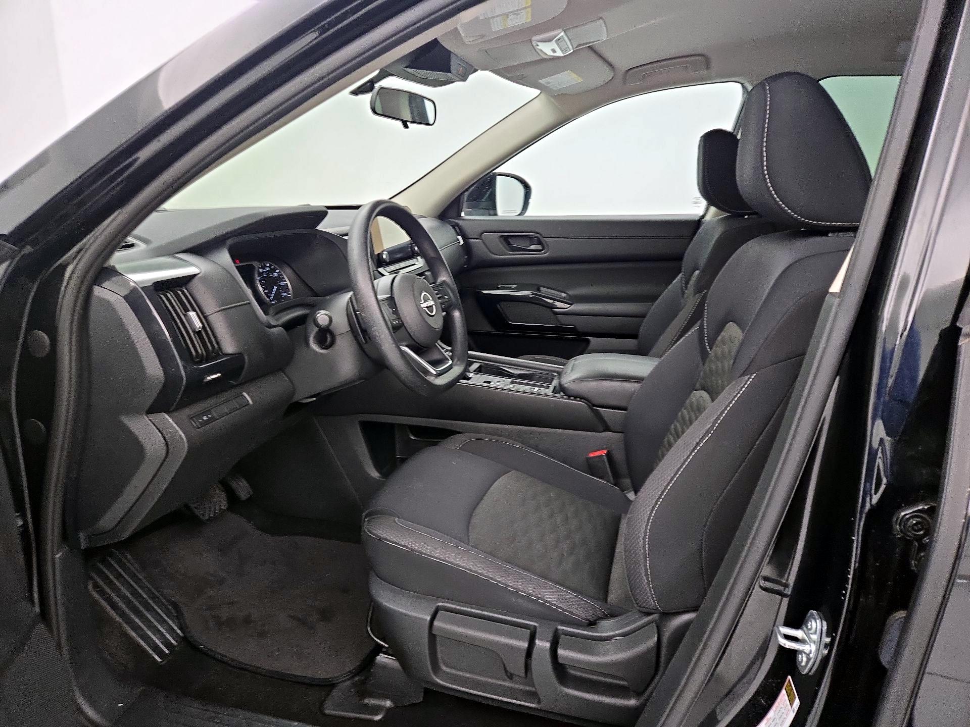 Thumbnail: 2023 Nissan Pathfinder - 11