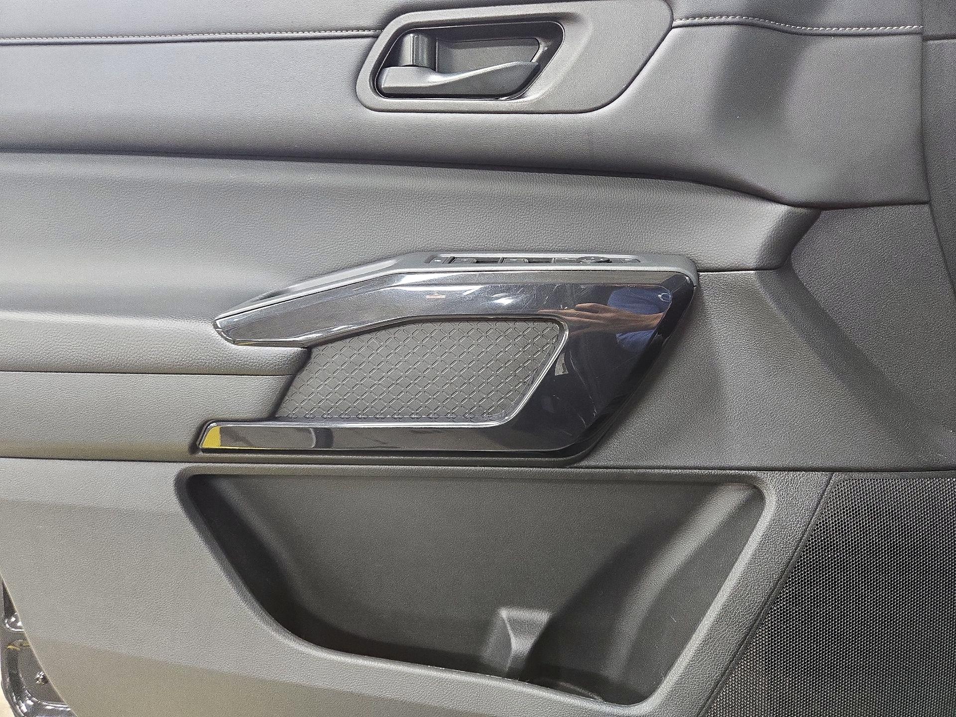 Thumbnail: 2023 Nissan Pathfinder - 12