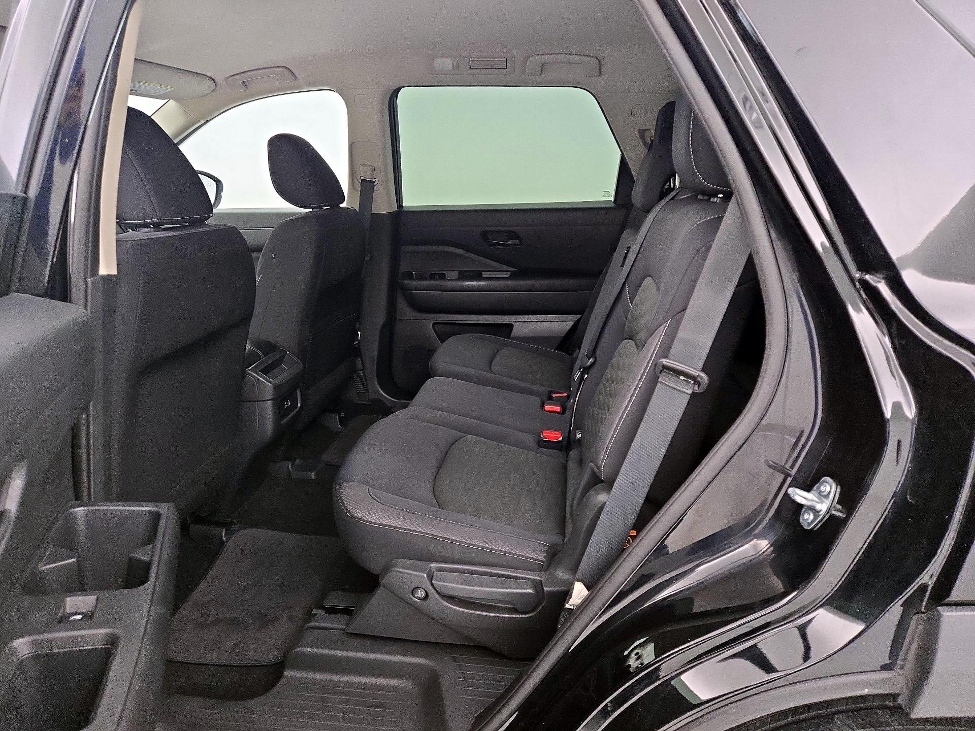 Thumbnail: 2023 Nissan Pathfinder - 19