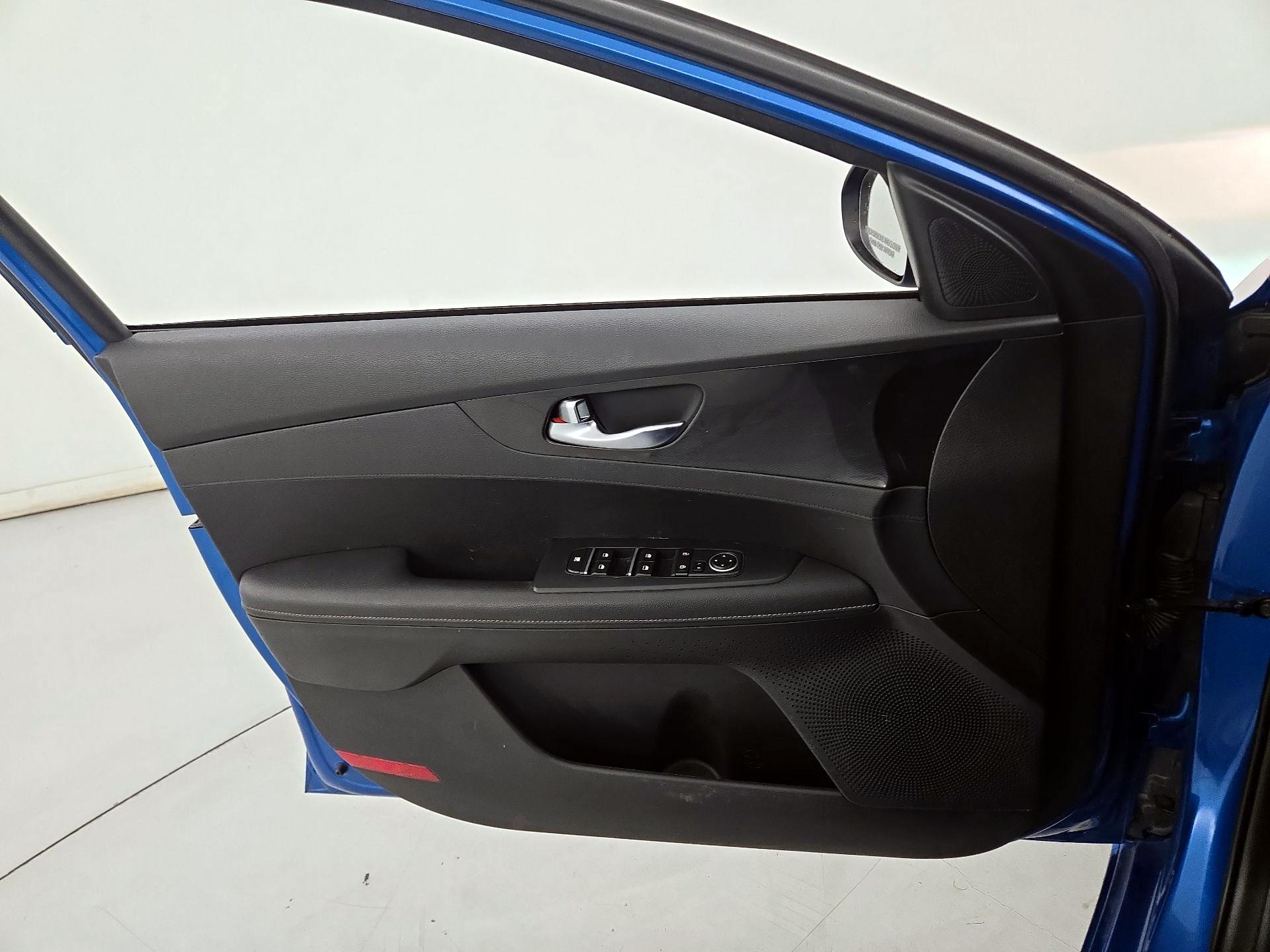 Thumbnail: 2023 Kia Forte - 12