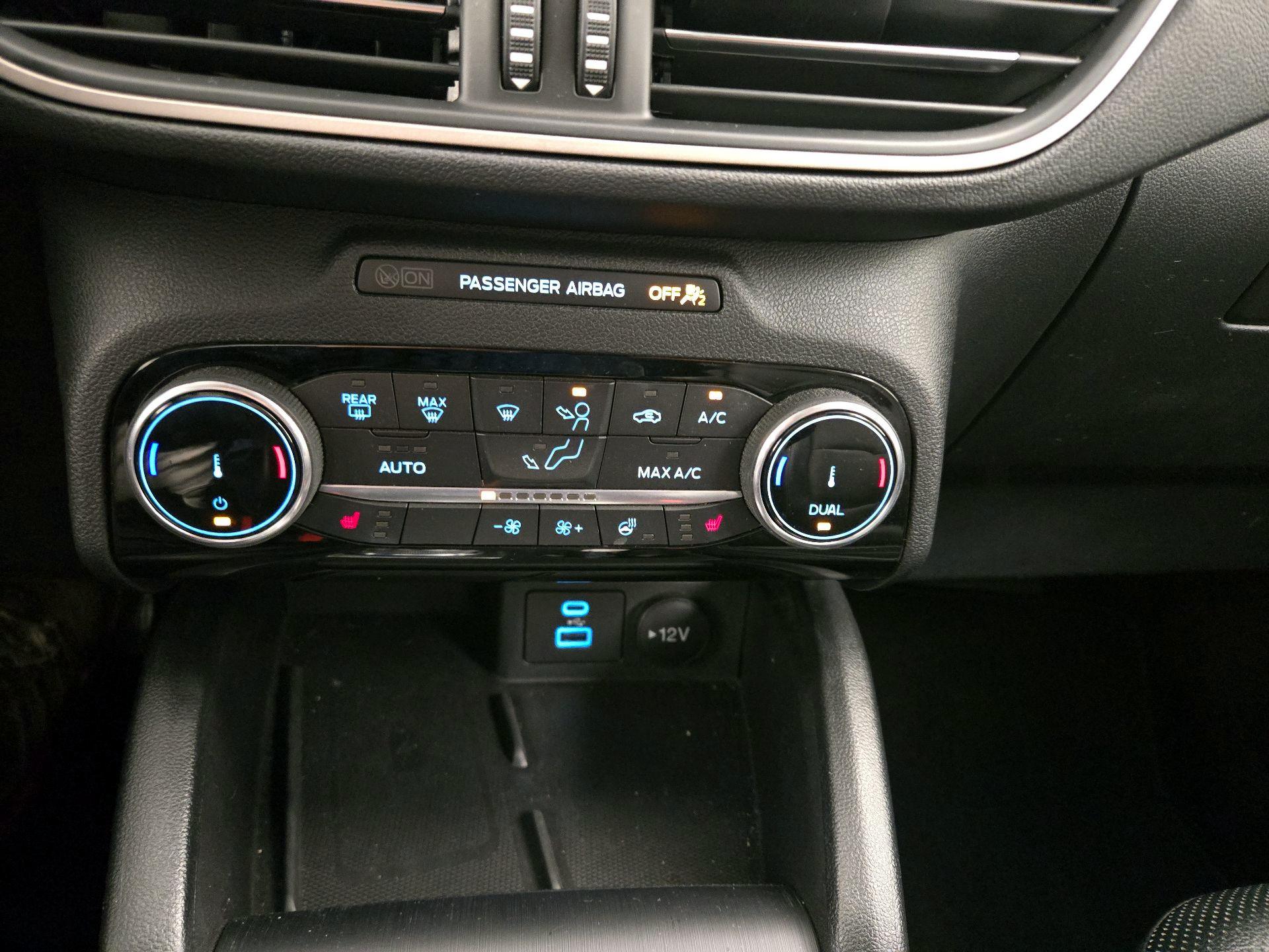 Thumbnail: 2022 Ford Escape - 16